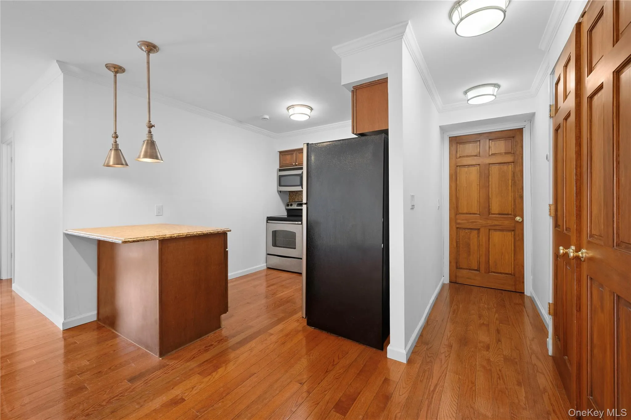 141 Great Neck Road, North Hempstead, NY, 2 Bedrooms Bedrooms, 5 Rooms Rooms,1 BathroomBathrooms,Residential Lease,For Rent,Great Neck,0,992670 141 Great Neck Road, North Hempstead, NY, 2 Bedrooms Bedrooms, 5 Rooms Rooms,1 BathroomBathrooms,Residential Lease,For Rent,Great Neck,0,992670