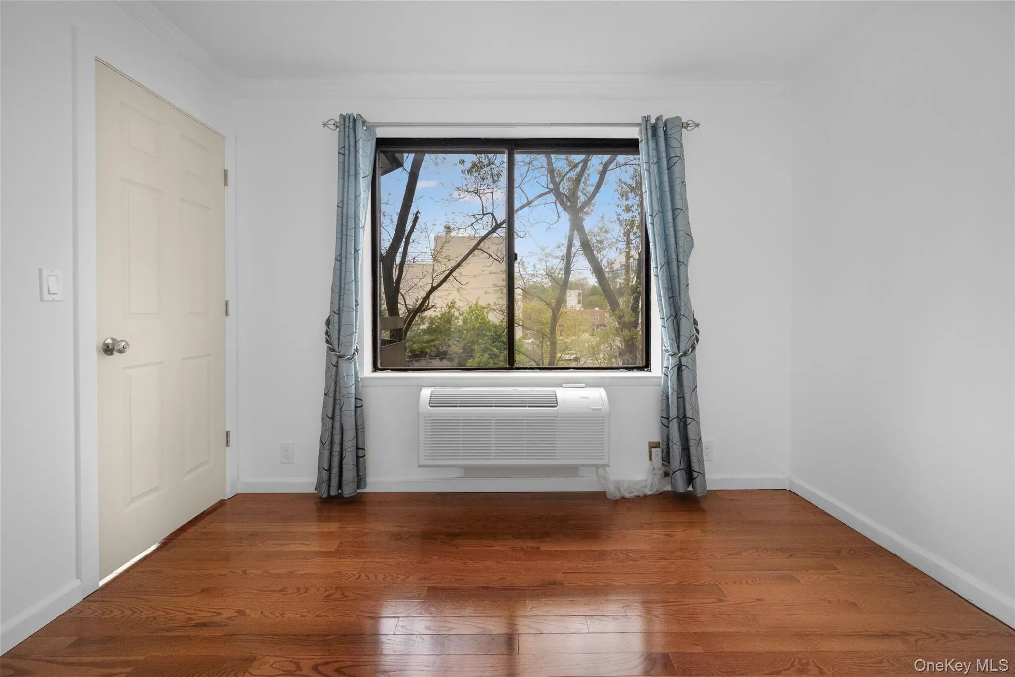 141 Great Neck Road, North Hempstead, NY, 2 Bedrooms Bedrooms, 5 Rooms Rooms,1 BathroomBathrooms,Residential Lease,For Rent,Great Neck,0,992670 141 Great Neck Road, North Hempstead, NY, 2 Bedrooms Bedrooms, 5 Rooms Rooms,1 BathroomBathrooms,Residential Lease,For Rent,Great Neck,0,992670