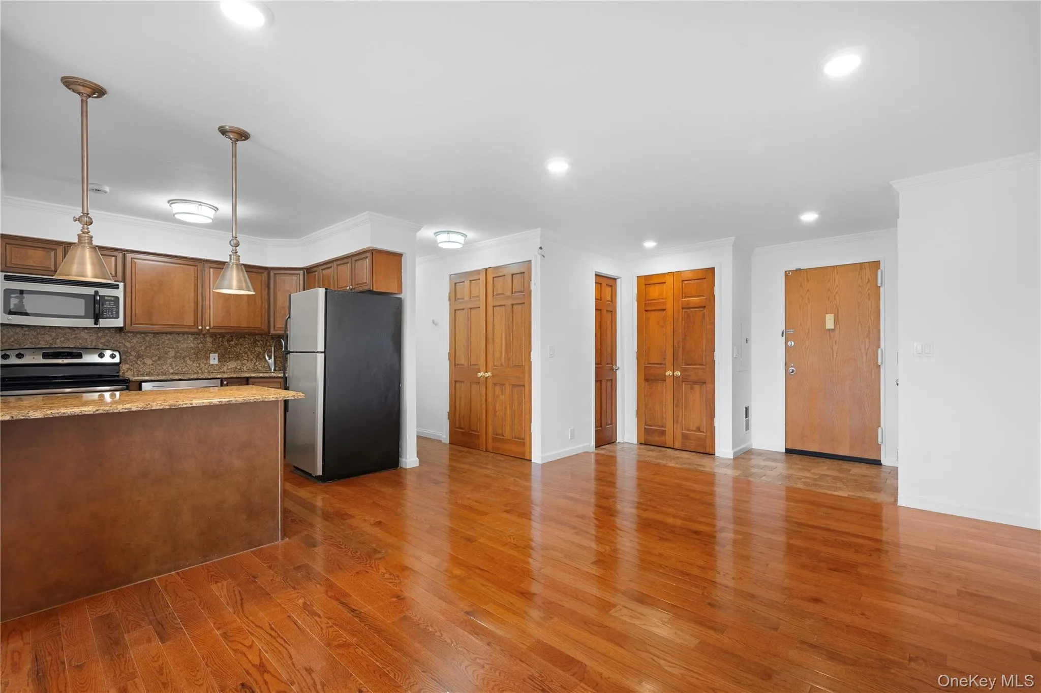 141 Great Neck Road, North Hempstead, NY, 2 Bedrooms Bedrooms, 5 Rooms Rooms,1 BathroomBathrooms,Residential Lease,For Rent,Great Neck,0,992670 141 Great Neck Road, North Hempstead, NY, 2 Bedrooms Bedrooms, 5 Rooms Rooms,1 BathroomBathrooms,Residential Lease,For Rent,Great Neck,0,992670