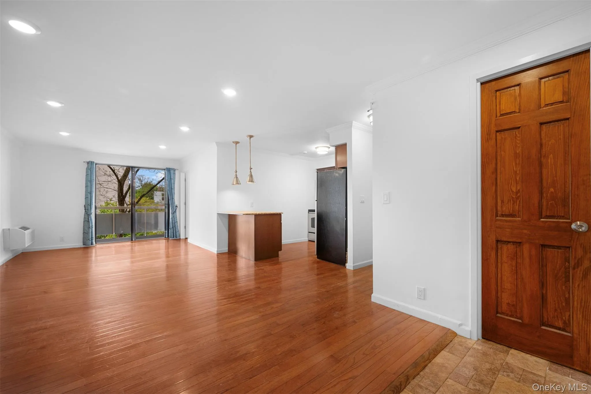 141 Great Neck Road, North Hempstead, NY, 2 Bedrooms Bedrooms, 5 Rooms Rooms,1 BathroomBathrooms,Residential Lease,For Rent,Great Neck,0,992670 141 Great Neck Road, North Hempstead, NY, 2 Bedrooms Bedrooms, 5 Rooms Rooms,1 BathroomBathrooms,Residential Lease,For Rent,Great Neck,0,992670