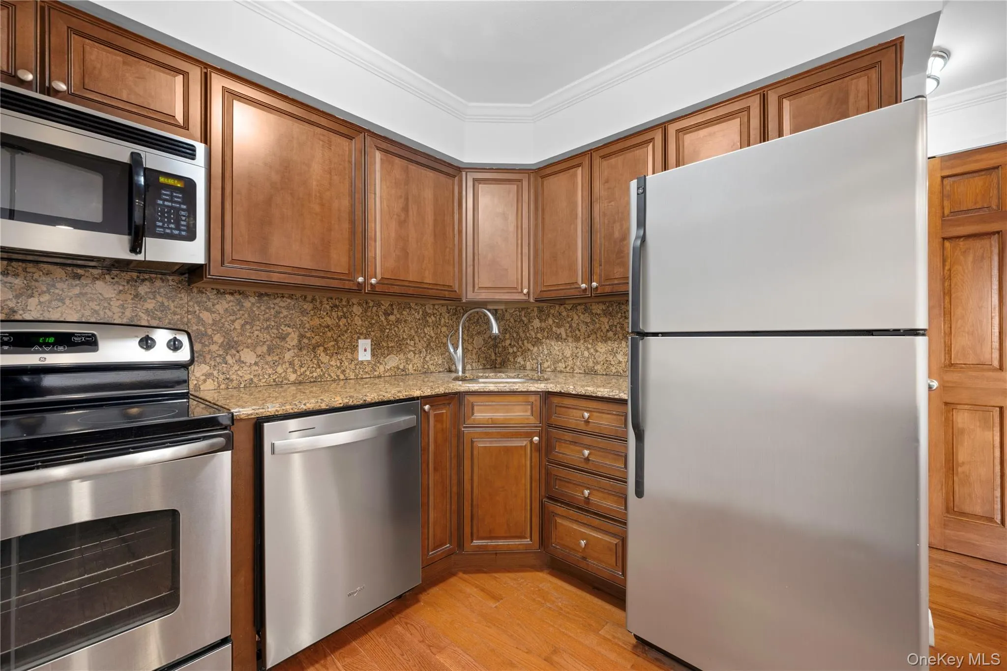 141 Great Neck Road, North Hempstead, NY, 2 Bedrooms Bedrooms, 5 Rooms Rooms,1 BathroomBathrooms,Residential Lease,For Rent,Great Neck,0,992670 141 Great Neck Road, North Hempstead, NY, 2 Bedrooms Bedrooms, 5 Rooms Rooms,1 BathroomBathrooms,Residential Lease,For Rent,Great Neck,0,992670