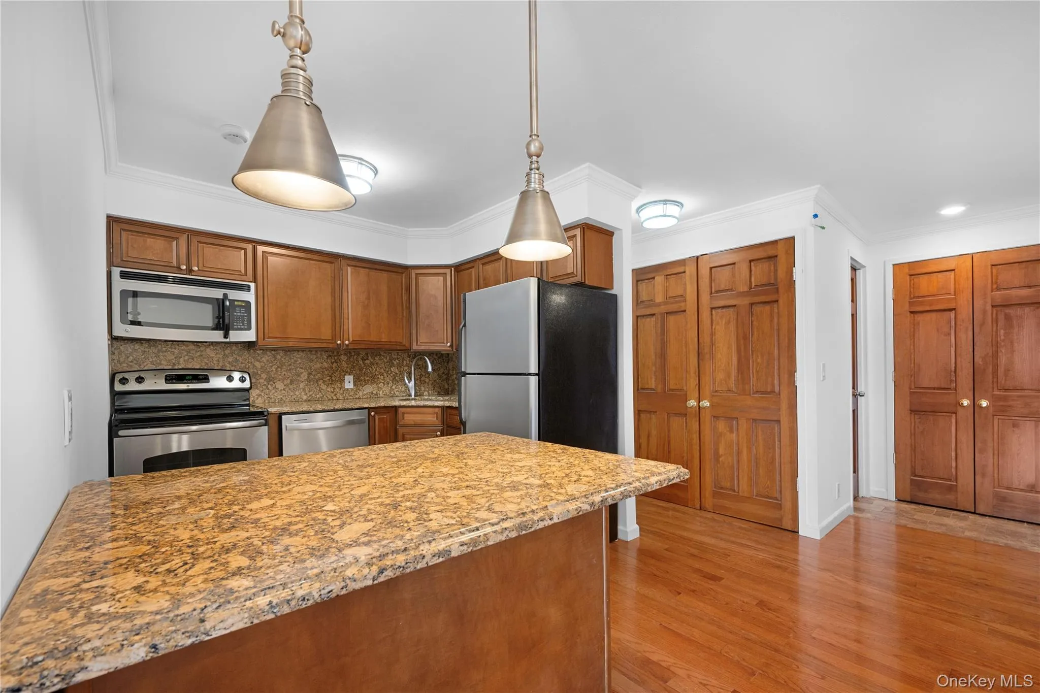 141 Great Neck Road, North Hempstead, NY, 2 Bedrooms Bedrooms, 5 Rooms Rooms,1 BathroomBathrooms,Residential Lease,For Rent,Great Neck,0,992670 141 Great Neck Road, North Hempstead, NY, 2 Bedrooms Bedrooms, 5 Rooms Rooms,1 BathroomBathrooms,Residential Lease,For Rent,Great Neck,0,992670