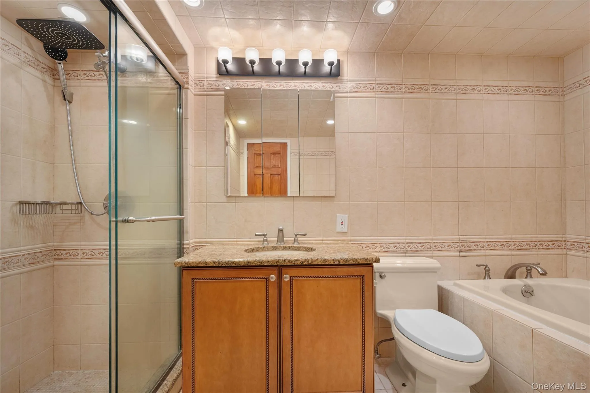 141 Great Neck Road, North Hempstead, NY, 2 Bedrooms Bedrooms, 5 Rooms Rooms,1 BathroomBathrooms,Residential Lease,For Rent,Great Neck,0,992670 141 Great Neck Road, North Hempstead, NY, 2 Bedrooms Bedrooms, 5 Rooms Rooms,1 BathroomBathrooms,Residential Lease,For Rent,Great Neck,0,992670
