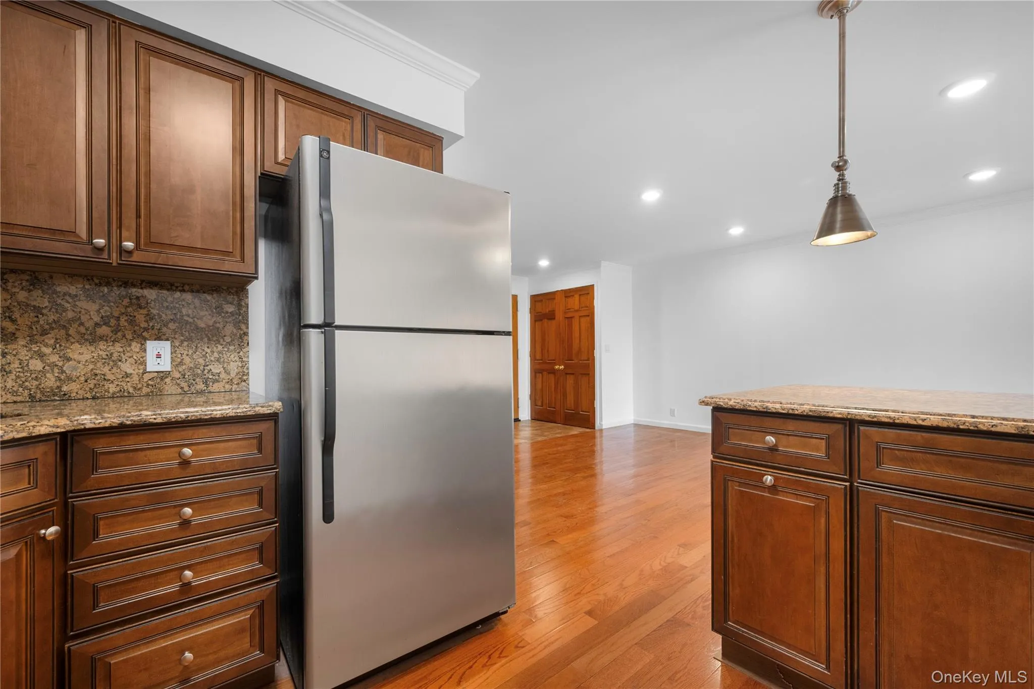 141 Great Neck Road, North Hempstead, NY, 2 Bedrooms Bedrooms, 5 Rooms Rooms,1 BathroomBathrooms,Residential Lease,For Rent,Great Neck,0,992670 141 Great Neck Road, North Hempstead, NY, 2 Bedrooms Bedrooms, 5 Rooms Rooms,1 BathroomBathrooms,Residential Lease,For Rent,Great Neck,0,992670