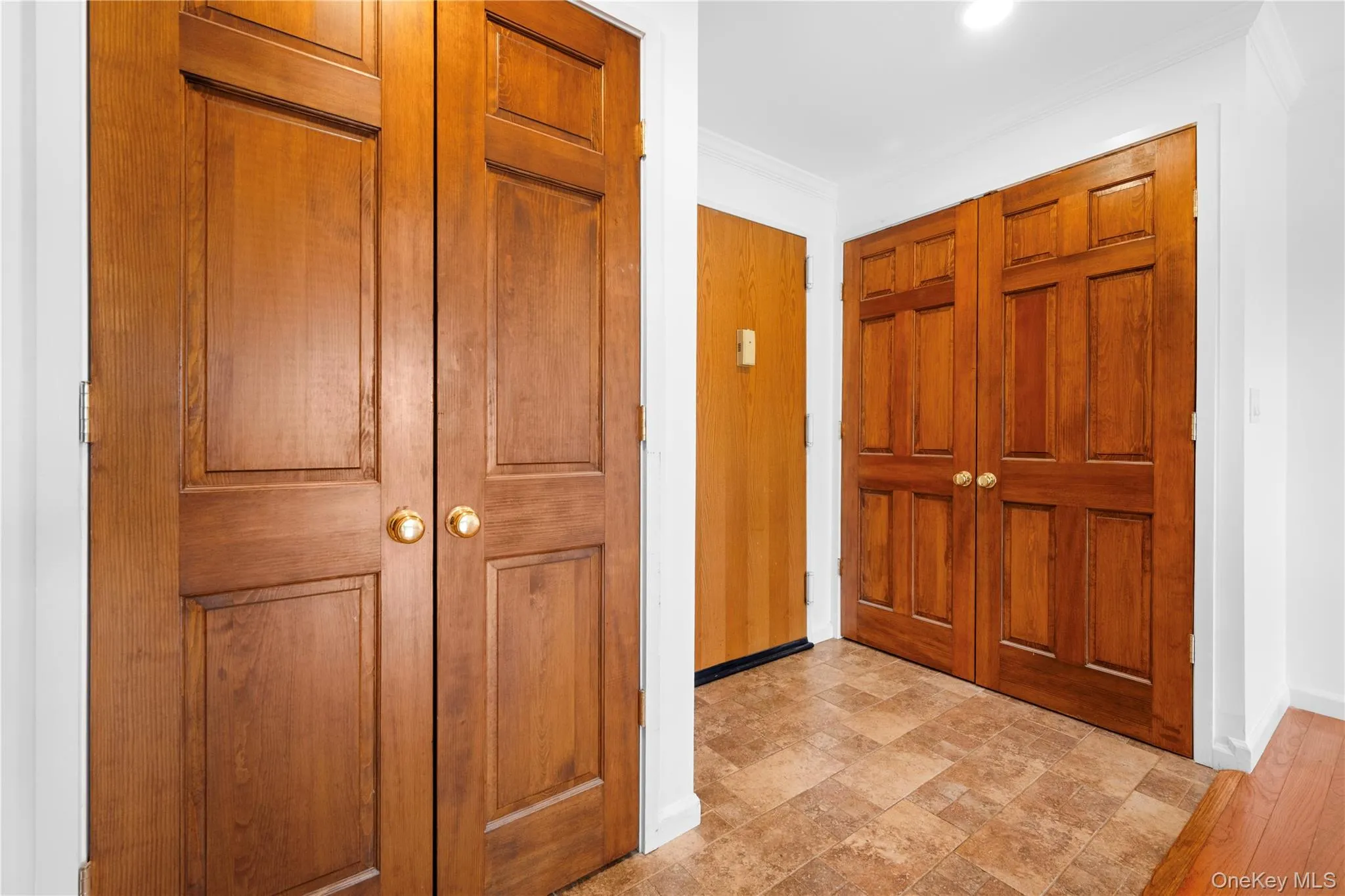 141 Great Neck Road, North Hempstead, NY, 2 Bedrooms Bedrooms, 5 Rooms Rooms,1 BathroomBathrooms,Residential Lease,For Rent,Great Neck,0,992670 141 Great Neck Road, North Hempstead, NY, 2 Bedrooms Bedrooms, 5 Rooms Rooms,1 BathroomBathrooms,Residential Lease,For Rent,Great Neck,0,992670