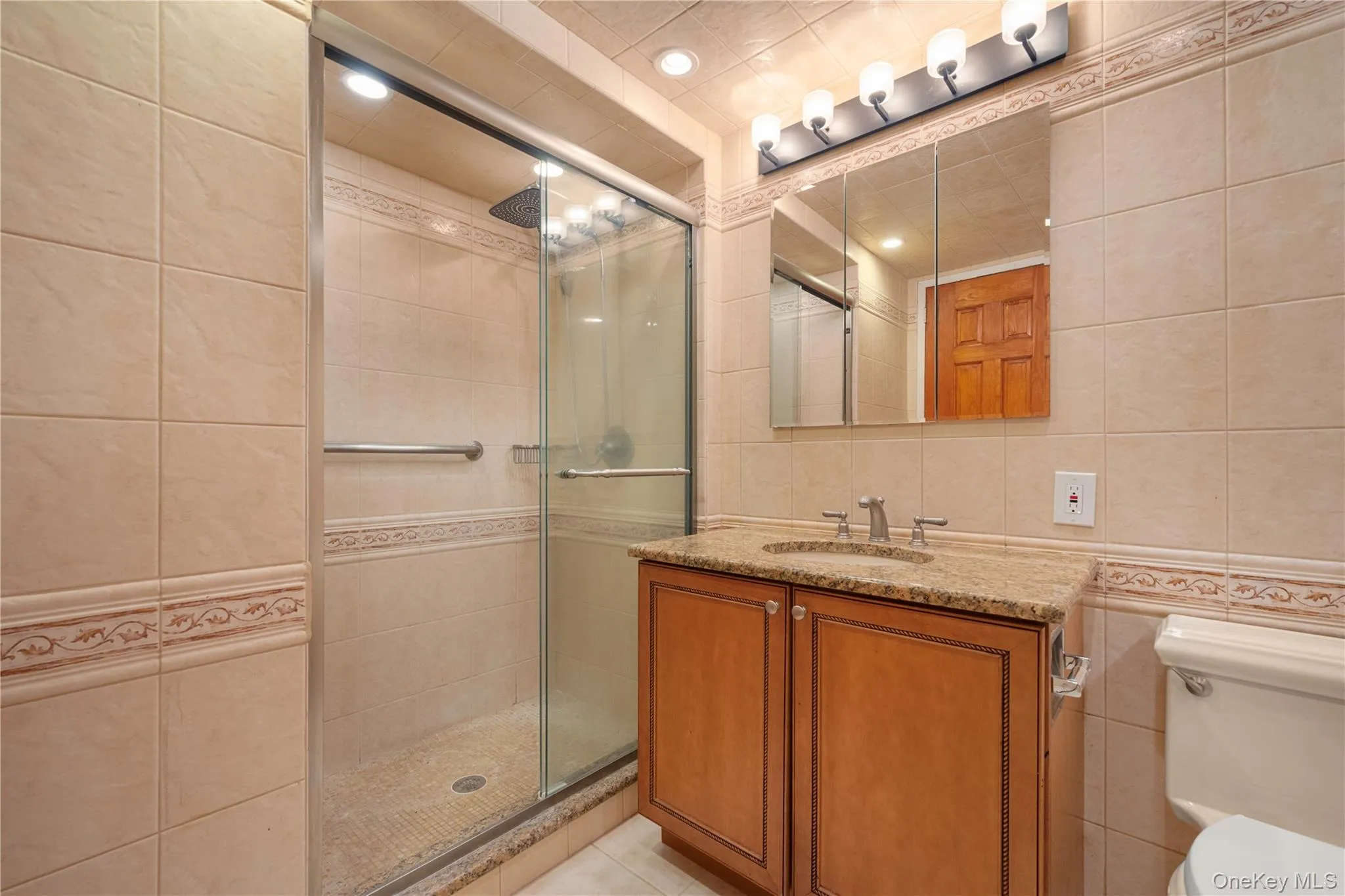 141 Great Neck Road, North Hempstead, NY, 2 Bedrooms Bedrooms, 5 Rooms Rooms,1 BathroomBathrooms,Residential Lease,For Rent,Great Neck,0,992670 141 Great Neck Road, North Hempstead, NY, 2 Bedrooms Bedrooms, 5 Rooms Rooms,1 BathroomBathrooms,Residential Lease,For Rent,Great Neck,0,992670