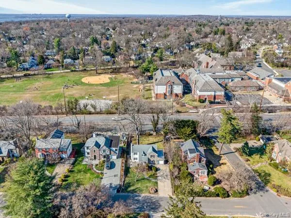 167 Old Mill Road, North Hempstead, NY, 3 Bedrooms Bedrooms, 6 Rooms Rooms,2 BathroomsBathrooms,Residential,For Rent,Old Mill,0,992685 167 Old Mill Road, North Hempstead, NY, 3 Bedrooms Bedrooms, 6 Rooms Rooms,2 BathroomsBathrooms,Residential,For Rent,Old Mill,0,992685