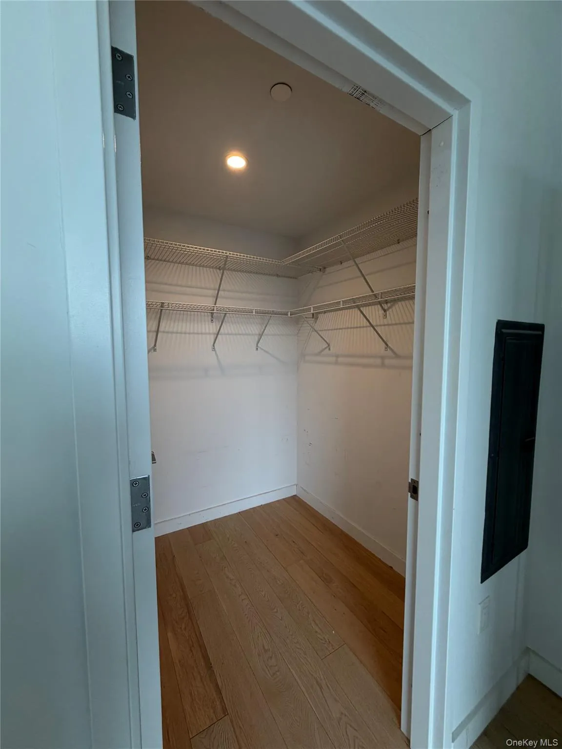 131-01 40th Road, New York, NY, 1 Bedroom Bedrooms, 3 Rooms Rooms,1 BathroomBathrooms,Residential Lease,For Rent,40th,0,992695 131-01 40th Road, New York, NY, 1 Bedroom Bedrooms, 3 Rooms Rooms,1 BathroomBathrooms,Residential Lease,For Rent,40th,0,992695