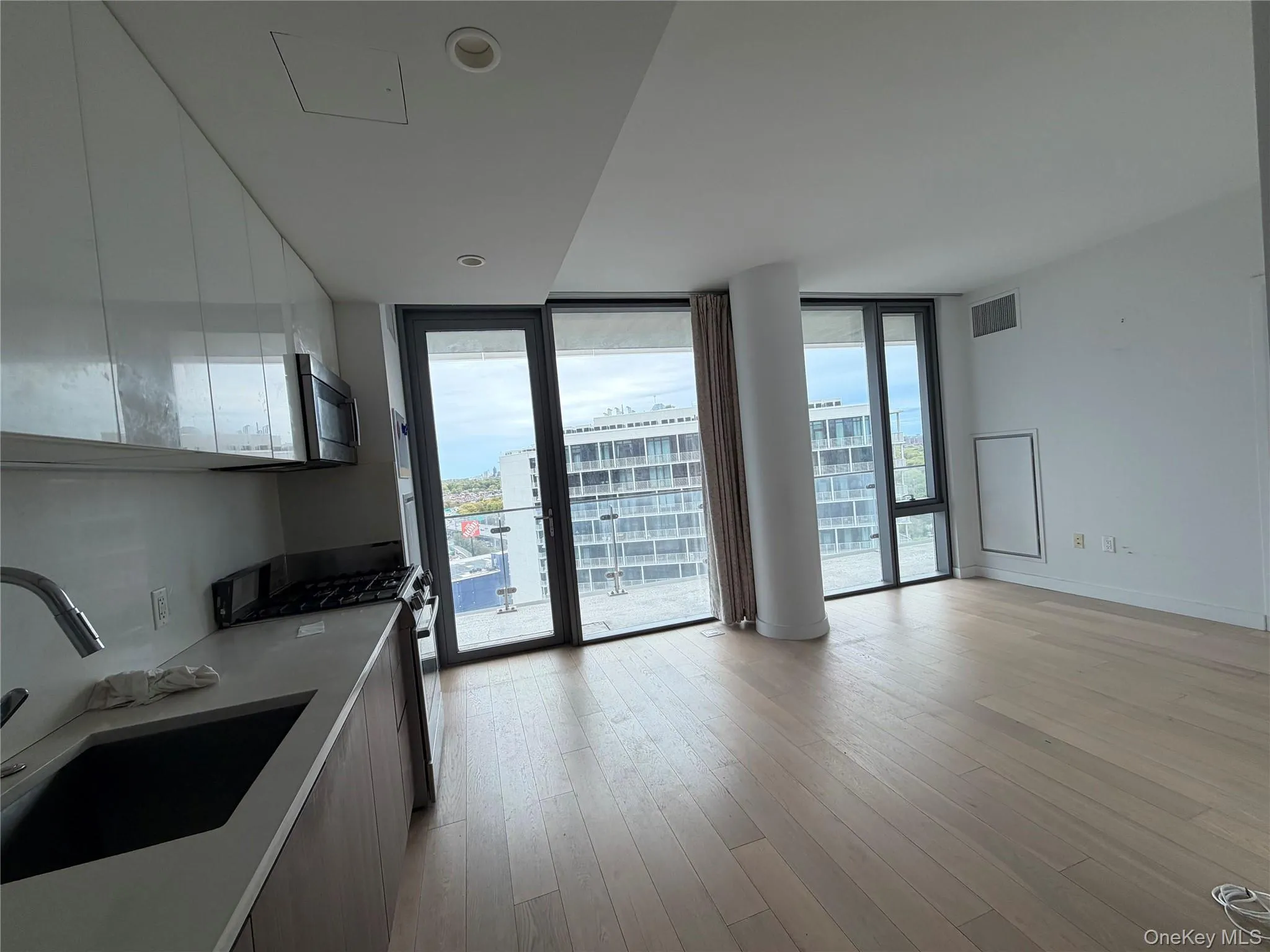 131-01 40th Road, New York, NY, 1 Bedroom Bedrooms, 3 Rooms Rooms,1 BathroomBathrooms,Residential Lease,For Rent,40th,0,992695 131-01 40th Road, New York, NY, 1 Bedroom Bedrooms, 3 Rooms Rooms,1 BathroomBathrooms,Residential Lease,For Rent,40th,0,992695