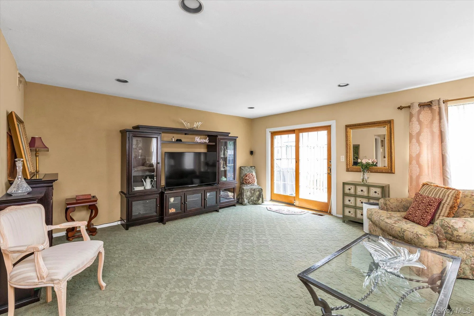 7 Eastern Drive, North Hempstead, NY, 3 Bedrooms Bedrooms, 7 Rooms Rooms,2 BathroomsBathrooms,Residential,For Rent,Eastern,0,KEY992699 7 Eastern Drive, North Hempstead, NY, 3 Bedrooms Bedrooms, 7 Rooms Rooms,2 BathroomsBathrooms,Residential,For Rent,Eastern,0,KEY992699