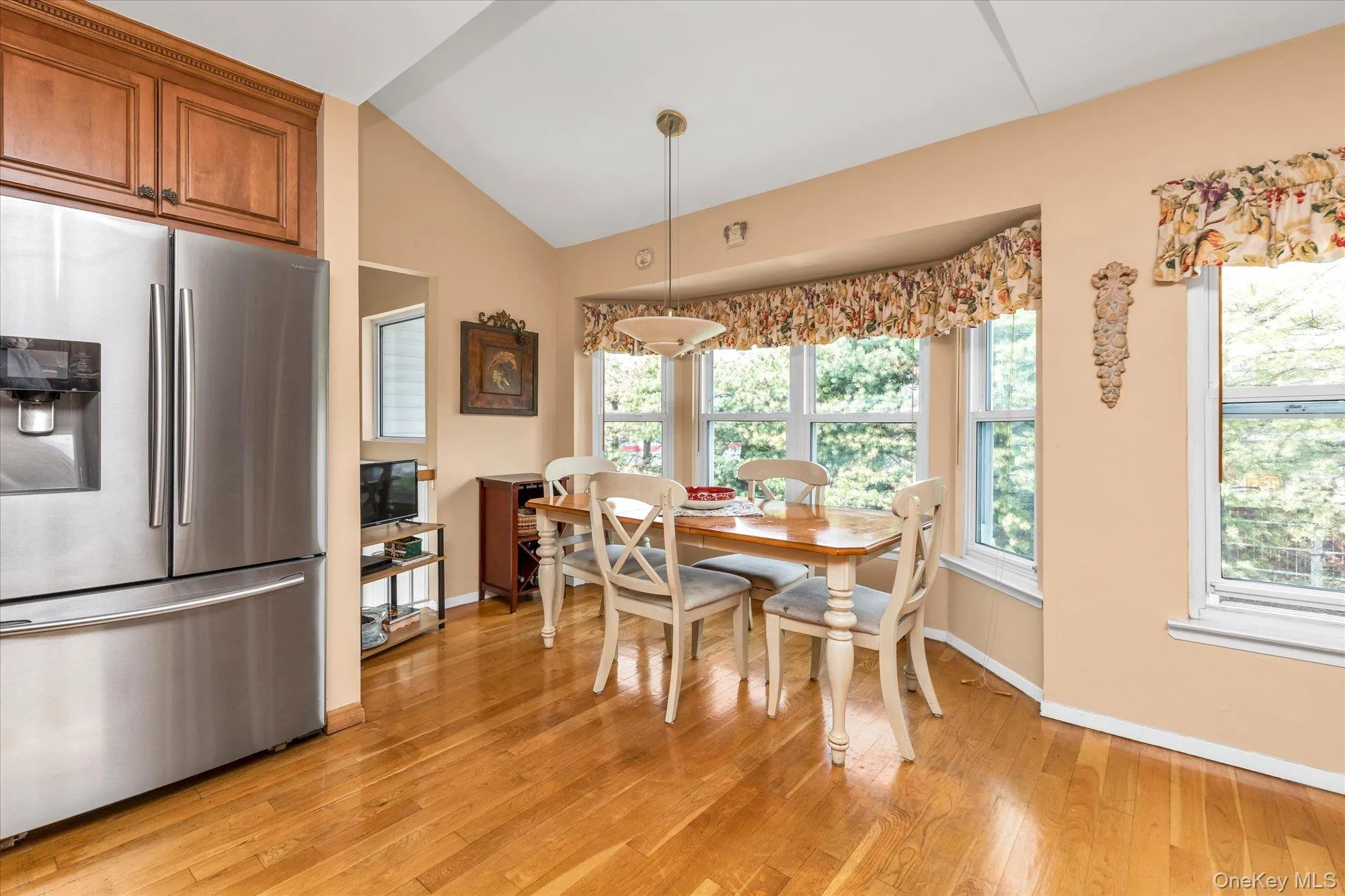Generously sized eat-in kitchen area. Easily seat eight or more! Generously sized eat-in kitchen area. Easily seat eight or more!