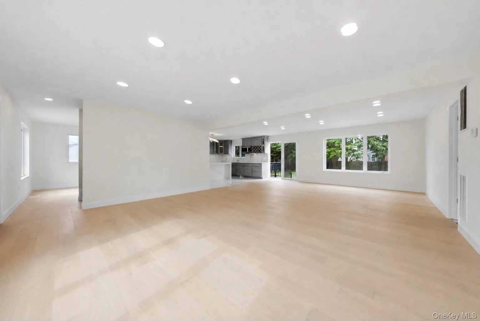 136 Udall Road, Islip, NY, 5 Bedrooms Bedrooms, 8 Rooms Rooms,3 BathroomsBathrooms,Residential,For Rent,Udall,0,992702 136 Udall Road, Islip, NY, 5 Bedrooms Bedrooms, 8 Rooms Rooms,3 BathroomsBathrooms,Residential,For Rent,Udall,0,992702