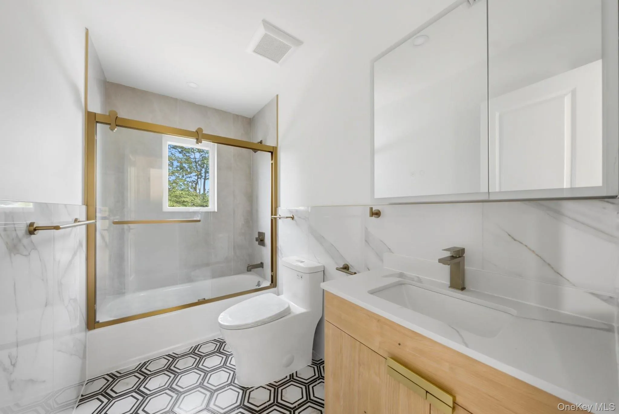 136 Udall Road, Islip, NY, 5 Bedrooms Bedrooms, 8 Rooms Rooms,3 BathroomsBathrooms,Residential,For Rent,Udall,0,992702 136 Udall Road, Islip, NY, 5 Bedrooms Bedrooms, 8 Rooms Rooms,3 BathroomsBathrooms,Residential,For Rent,Udall,0,992702