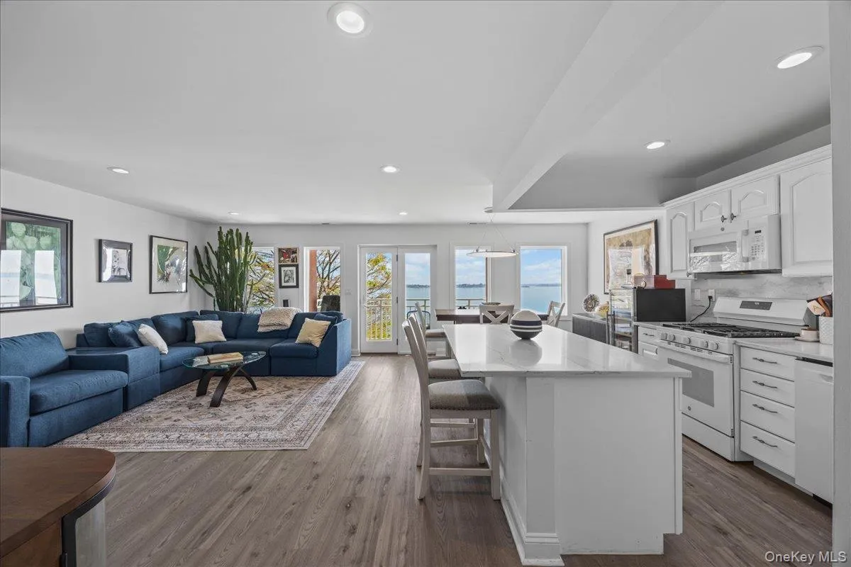 852 Dean Avenue, New York, NY, 3 Bedrooms Bedrooms, 6 Rooms Rooms,2 BathroomsBathrooms,Residential Sale,For Rent,Dean,0,992710 852 Dean Avenue, New York, NY, 3 Bedrooms Bedrooms, 6 Rooms Rooms,2 BathroomsBathrooms,Residential Sale,For Rent,Dean,0,992710
