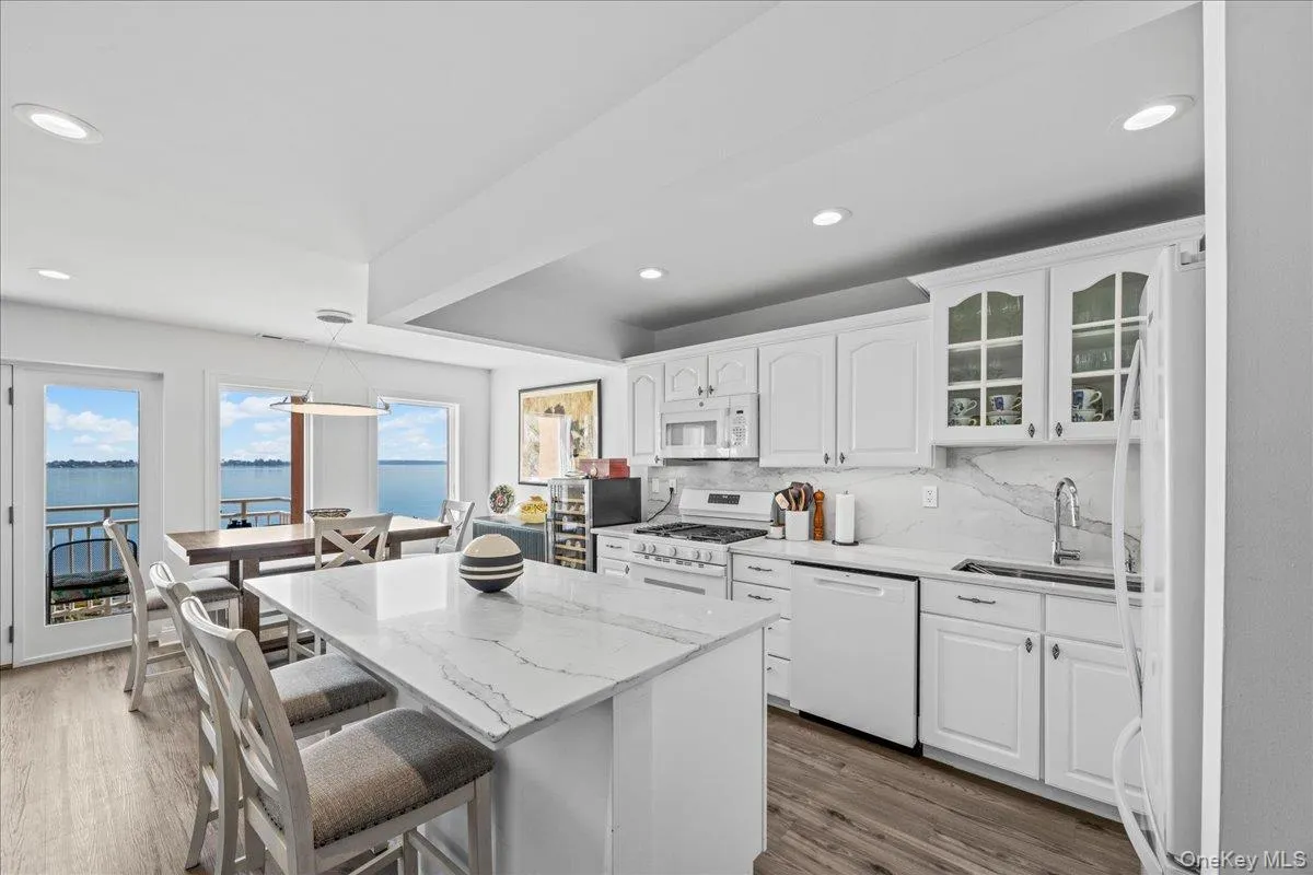 852 Dean Avenue, New York, NY, 3 Bedrooms Bedrooms, 6 Rooms Rooms,2 BathroomsBathrooms,Residential Sale,For Rent,Dean,0,992710 852 Dean Avenue, New York, NY, 3 Bedrooms Bedrooms, 6 Rooms Rooms,2 BathroomsBathrooms,Residential Sale,For Rent,Dean,0,992710