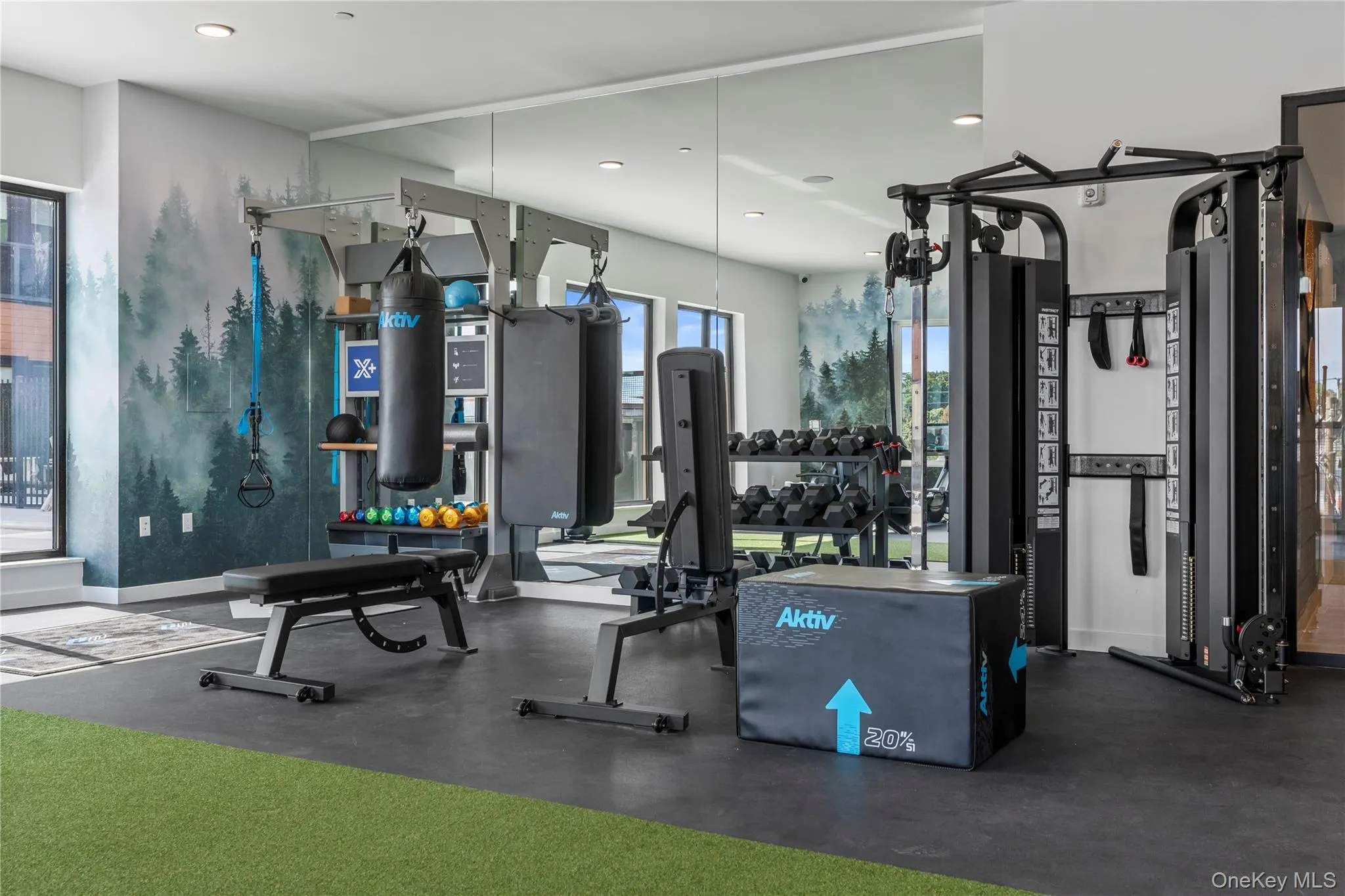 Fitness Studio with Virtual Training Fitness Studio with Virtual Training