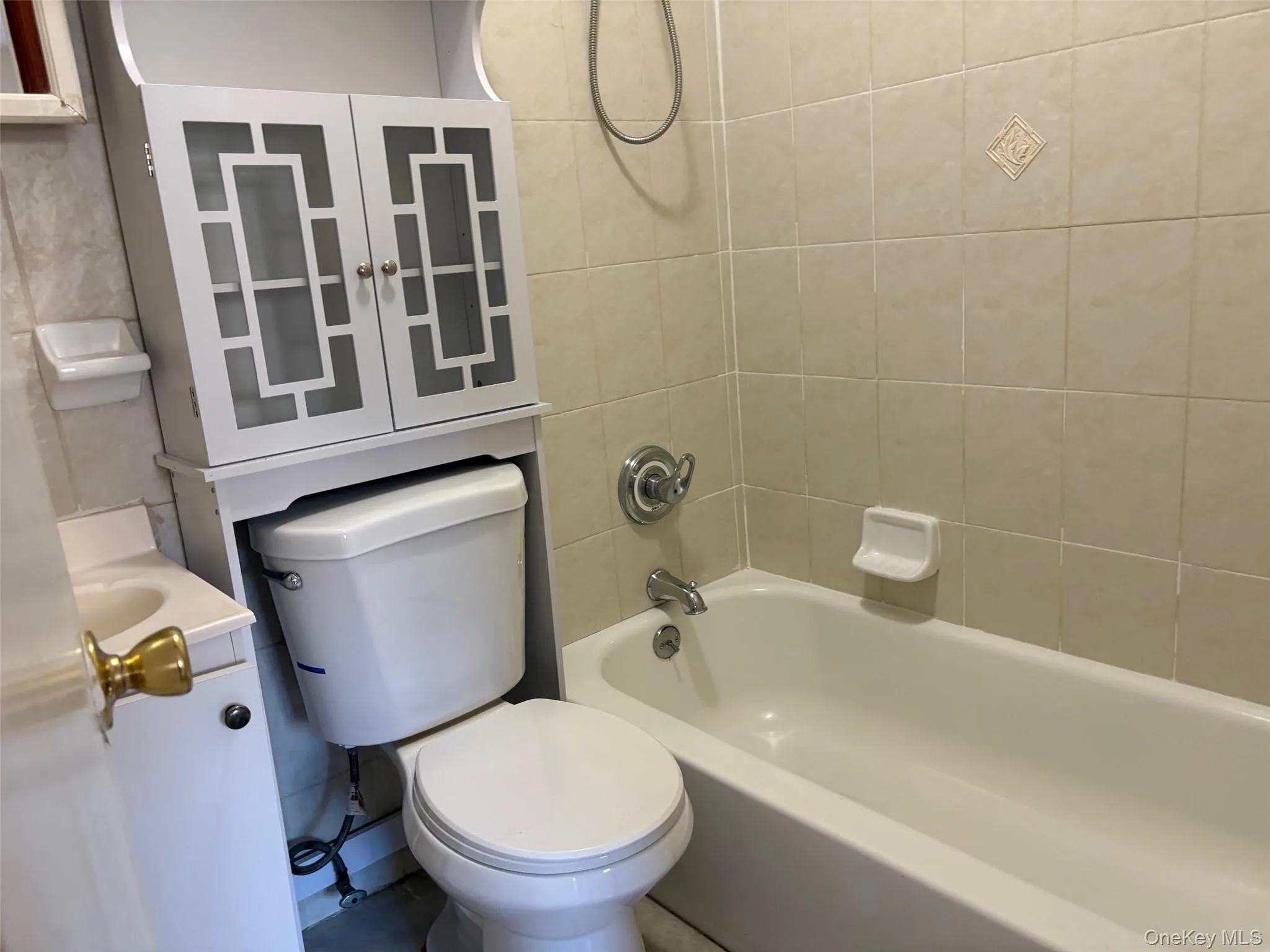 14519 220th Street, New York, NY, 3 Bedrooms Bedrooms, 6 Rooms Rooms,2 BathroomsBathrooms,Residential Lease,For Rent,220th,0,992718 14519 220th Street, New York, NY, 3 Bedrooms Bedrooms, 6 Rooms Rooms,2 BathroomsBathrooms,Residential Lease,For Rent,220th,0,992718