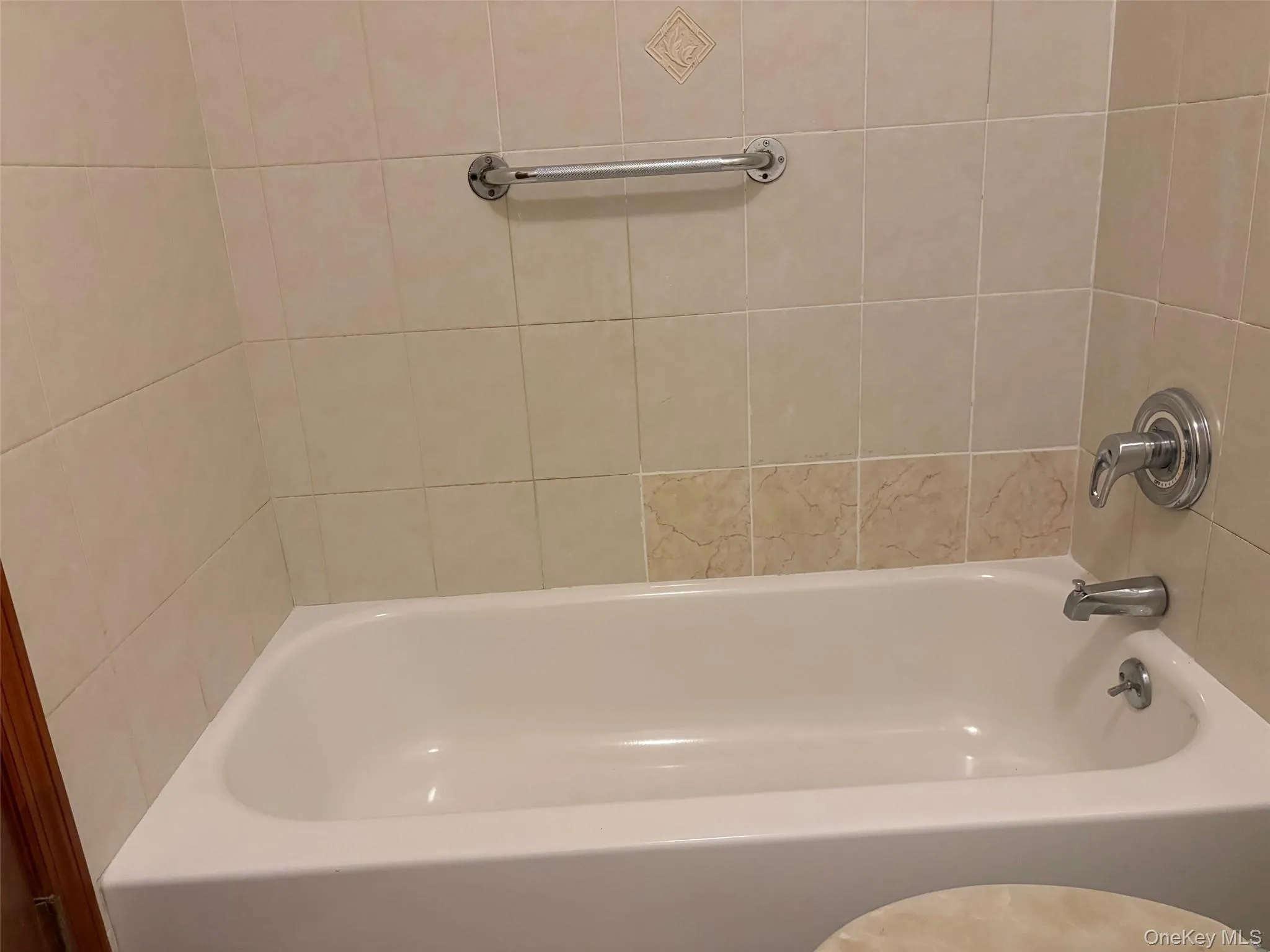14519 220th Street, New York, NY, 3 Bedrooms Bedrooms, 6 Rooms Rooms,2 BathroomsBathrooms,Residential Lease,For Rent,220th,0,992718 14519 220th Street, New York, NY, 3 Bedrooms Bedrooms, 6 Rooms Rooms,2 BathroomsBathrooms,Residential Lease,For Rent,220th,0,992718