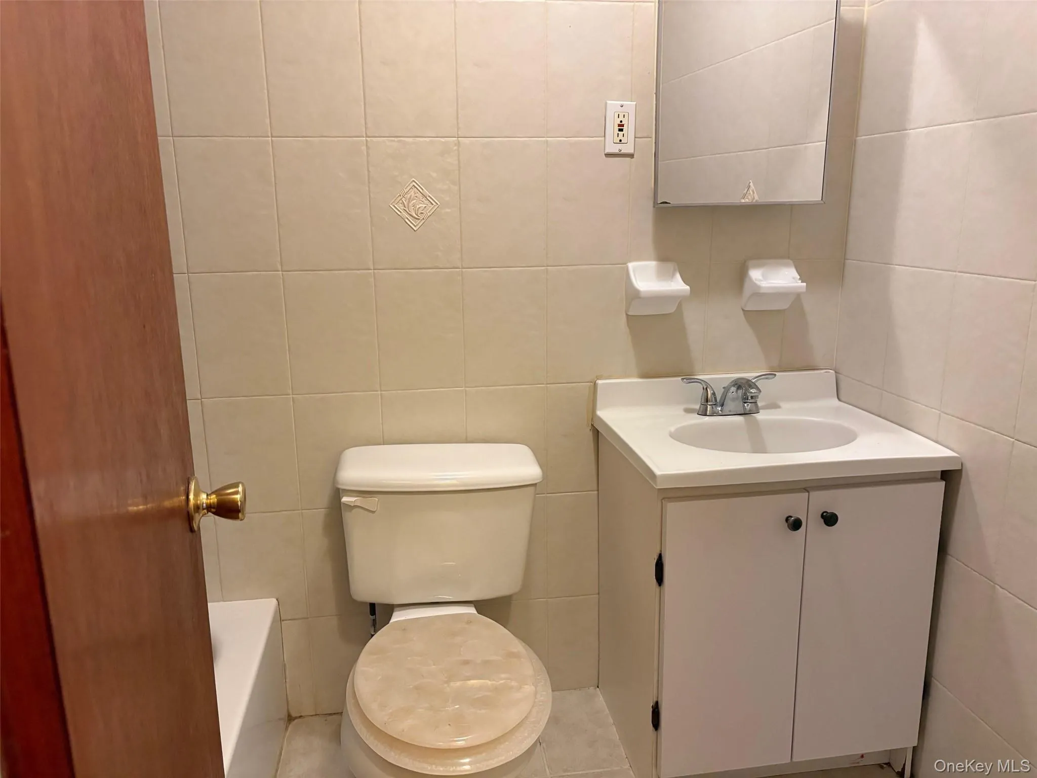 14519 220th Street, New York, NY, 3 Bedrooms Bedrooms, 6 Rooms Rooms,2 BathroomsBathrooms,Residential Lease,For Rent,220th,0,992718 14519 220th Street, New York, NY, 3 Bedrooms Bedrooms, 6 Rooms Rooms,2 BathroomsBathrooms,Residential Lease,For Rent,220th,0,992718