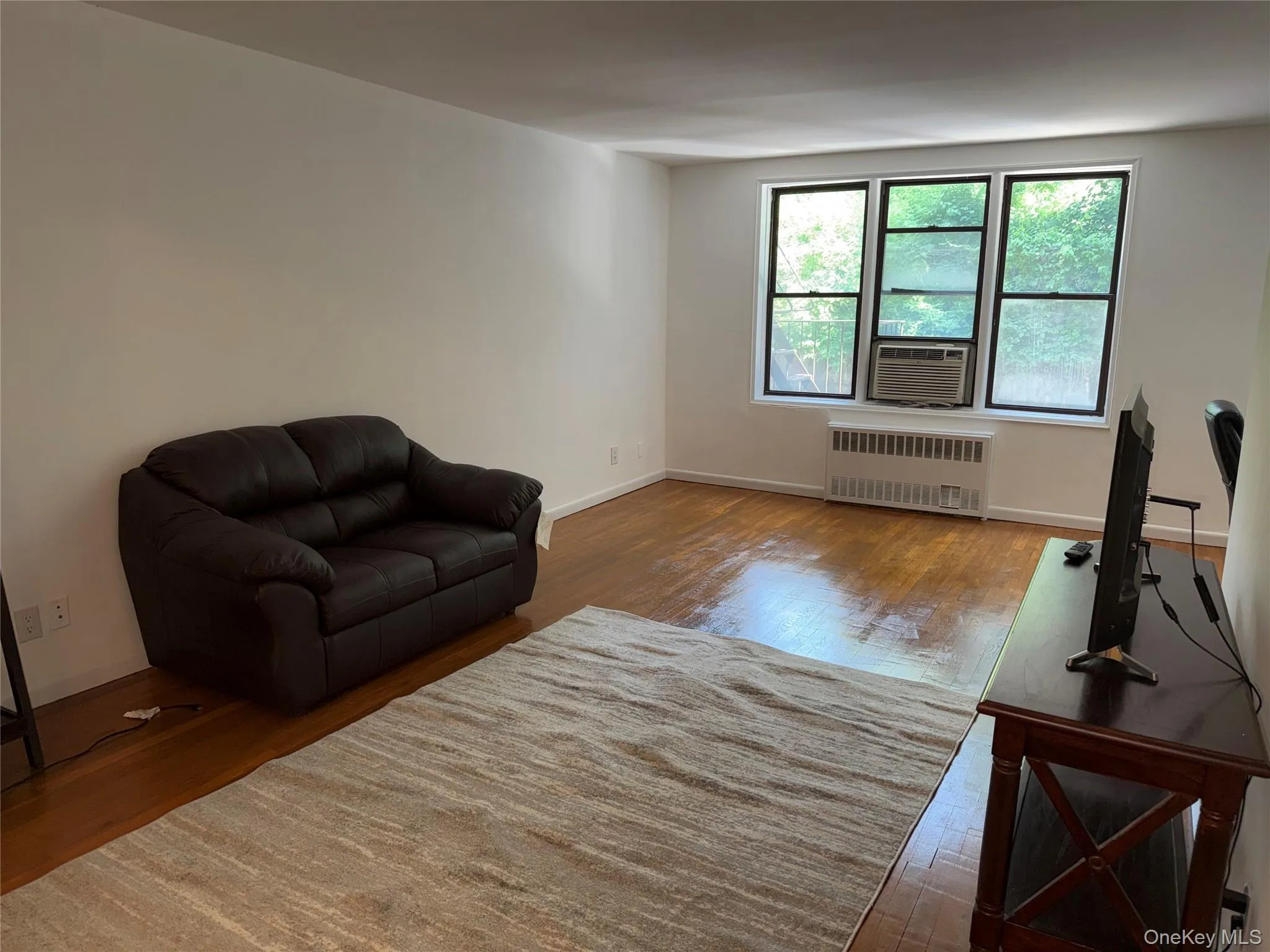 678 Warburton, Yonkers, NY, 1 Bedroom Bedrooms, 4 Rooms Rooms,1 BathroomBathrooms,Residential,For Rent,Warburton,0,992732 678 Warburton, Yonkers, NY, 1 Bedroom Bedrooms, 4 Rooms Rooms,1 BathroomBathrooms,Residential,For Rent,Warburton,0,992732