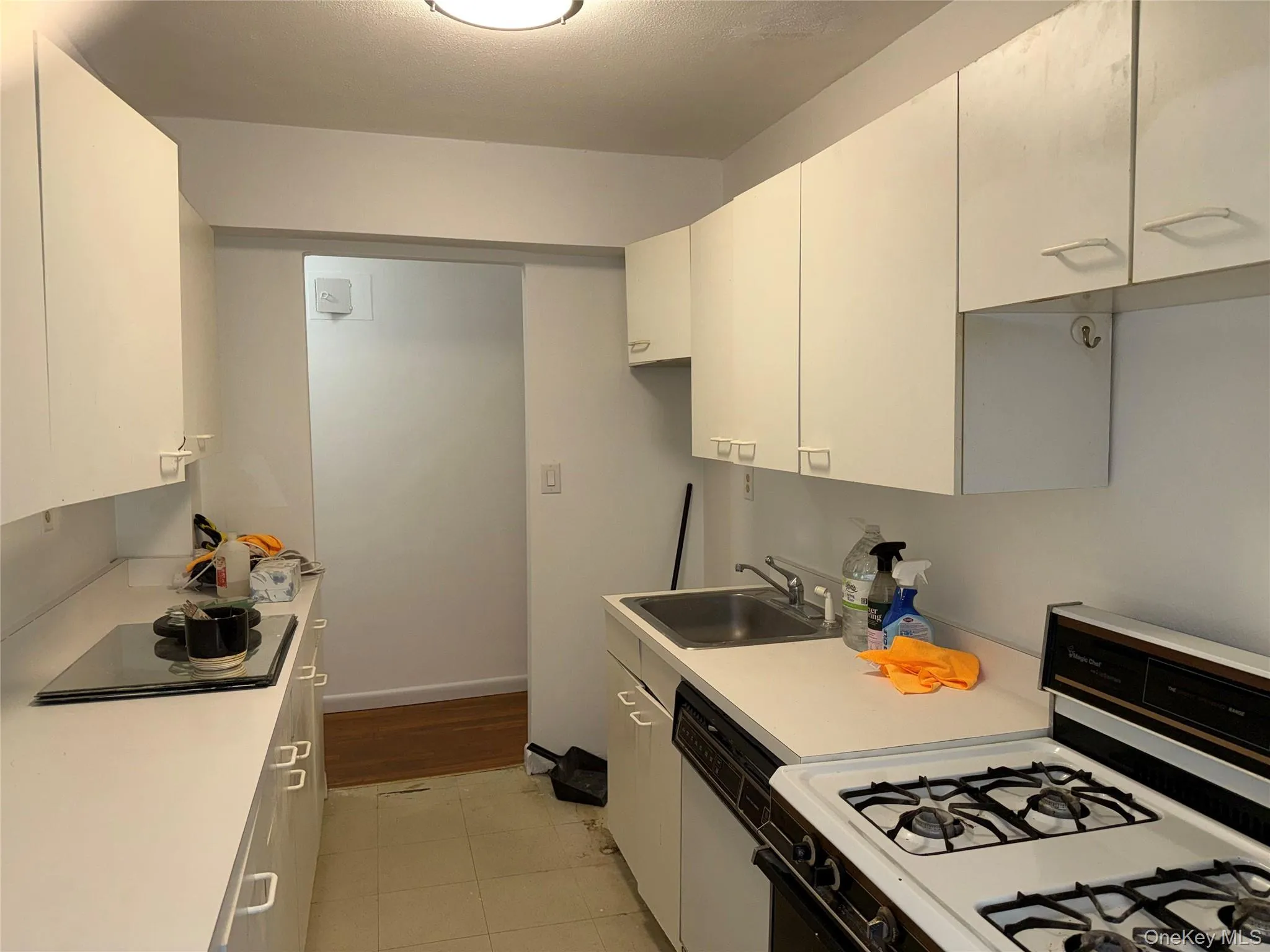 678 Warburton, Yonkers, NY, 1 Bedroom Bedrooms, 4 Rooms Rooms,1 BathroomBathrooms,Residential,For Rent,Warburton,0,992732 678 Warburton, Yonkers, NY, 1 Bedroom Bedrooms, 4 Rooms Rooms,1 BathroomBathrooms,Residential,For Rent,Warburton,0,992732