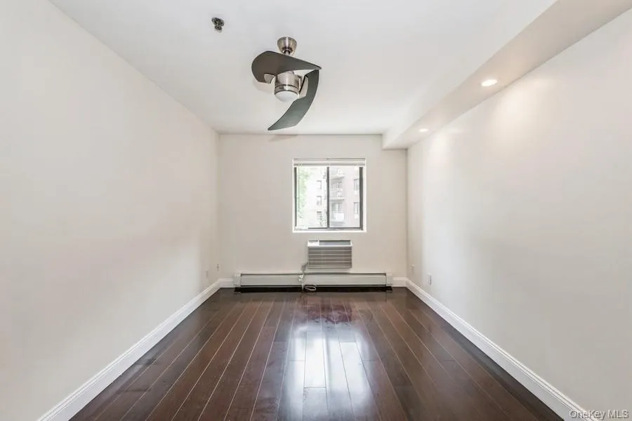 141-16 84th Drive, New York, NY, 2 Bedrooms Bedrooms, 6 Rooms Rooms,2 BathroomsBathrooms,Residential Lease,For Rent,84th,0,992798 141-16 84th Drive, New York, NY, 2 Bedrooms Bedrooms, 6 Rooms Rooms,2 BathroomsBathrooms,Residential Lease,For Rent,84th,0,992798