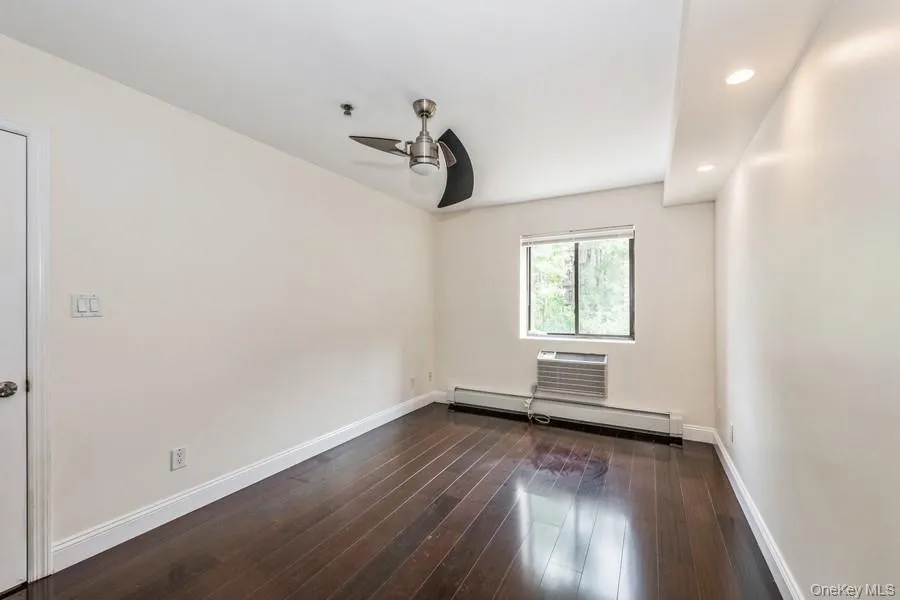 141-16 84th Drive, New York, NY, 2 Bedrooms Bedrooms, 6 Rooms Rooms,2 BathroomsBathrooms,Residential Lease,For Rent,84th,0,992798 141-16 84th Drive, New York, NY, 2 Bedrooms Bedrooms, 6 Rooms Rooms,2 BathroomsBathrooms,Residential Lease,For Rent,84th,0,992798