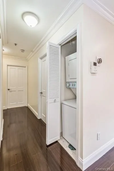 141-16 84th Drive, New York, NY, 2 Bedrooms Bedrooms, 6 Rooms Rooms,2 BathroomsBathrooms,Residential Lease,For Rent,84th,0,992798 141-16 84th Drive, New York, NY, 2 Bedrooms Bedrooms, 6 Rooms Rooms,2 BathroomsBathrooms,Residential Lease,For Rent,84th,0,992798