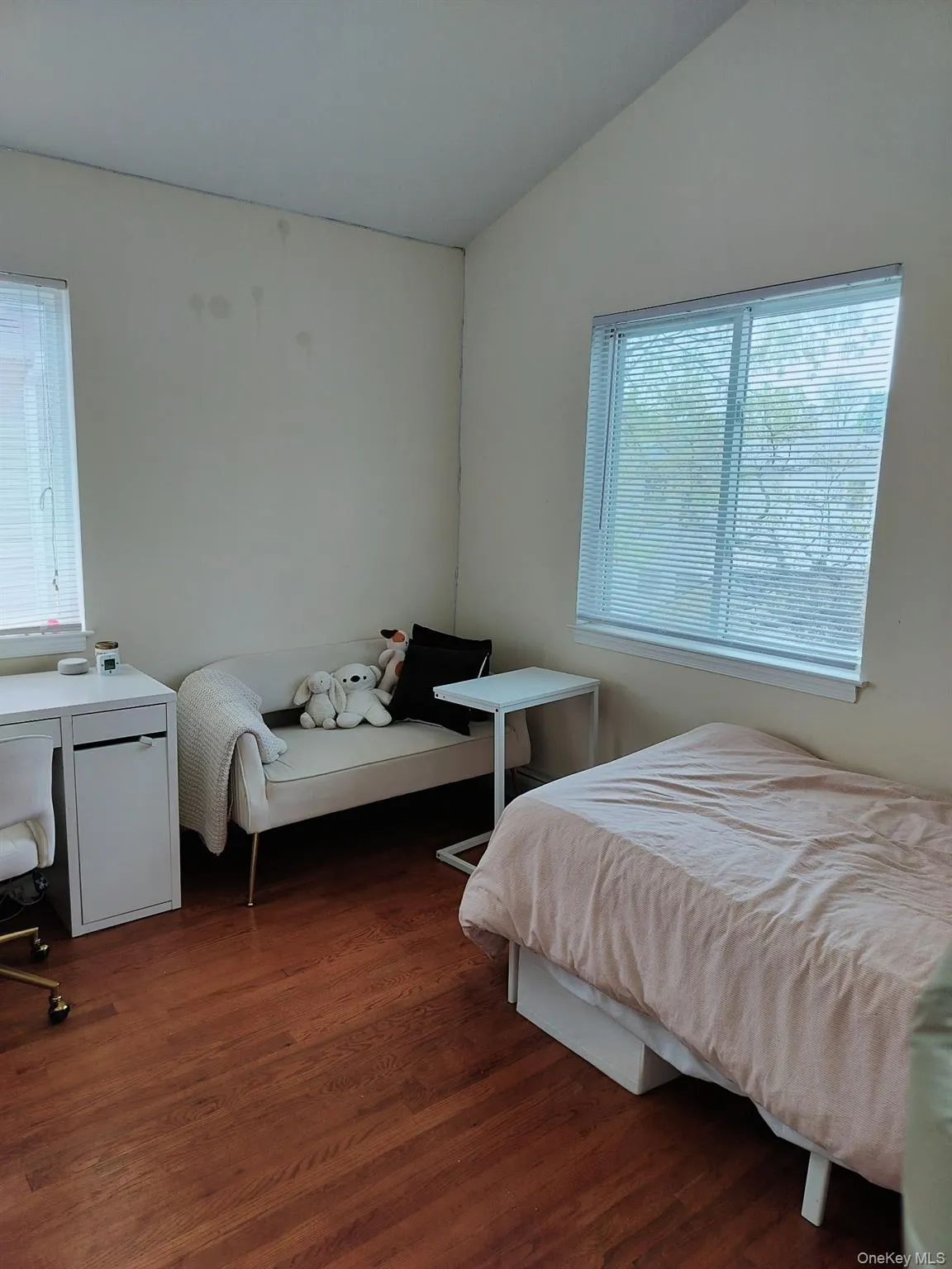 Sun drenched bed room Sun drenched bed room