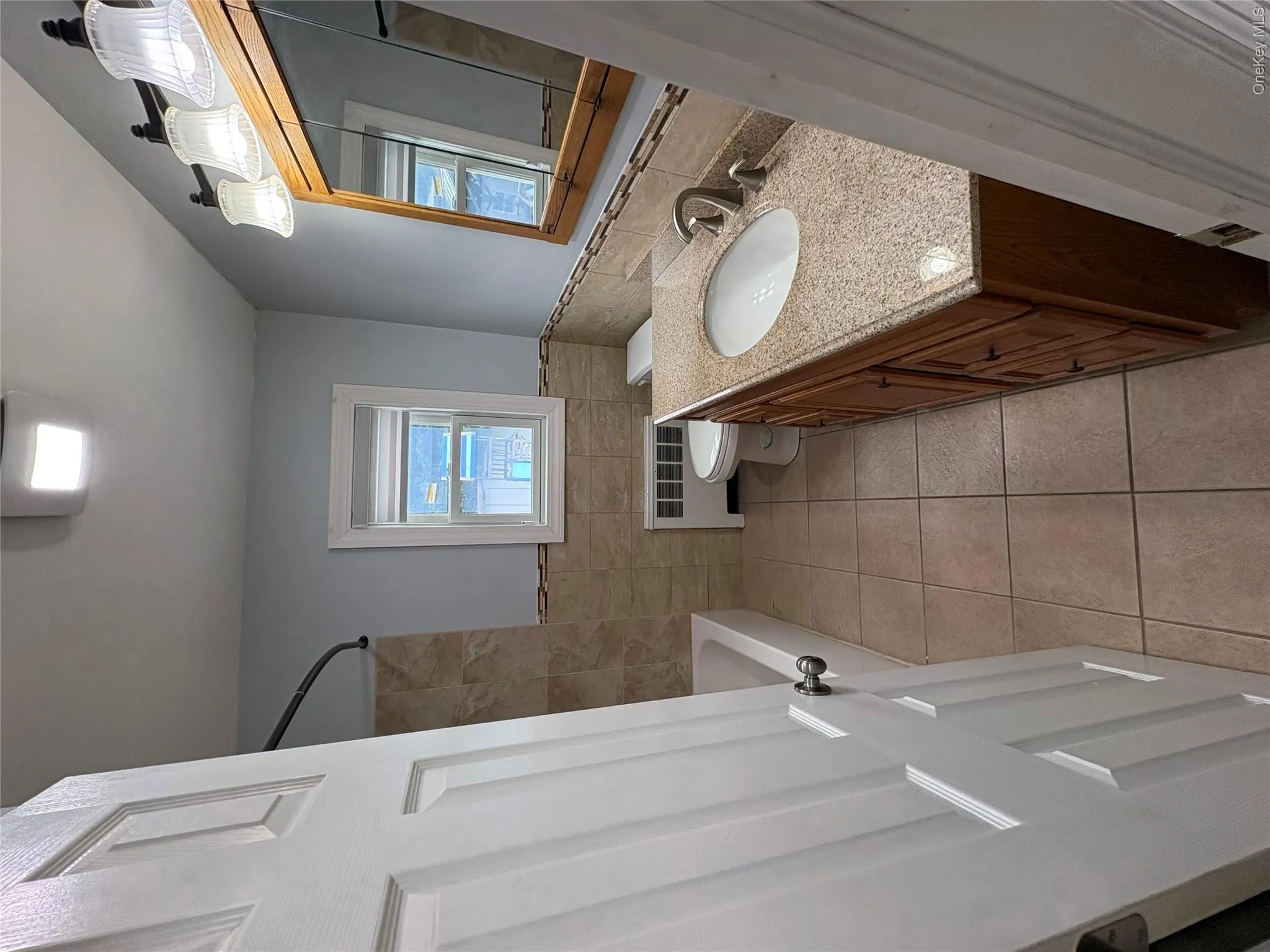 37 Bainbridge Avenue, Huntington, NY, 2 Bedrooms Bedrooms, 5 Rooms Rooms,1 BathroomBathrooms,Residential Lease,For Rent,Bainbridge,0,992879 37 Bainbridge Avenue, Huntington, NY, 2 Bedrooms Bedrooms, 5 Rooms Rooms,1 BathroomBathrooms,Residential Lease,For Rent,Bainbridge,0,992879