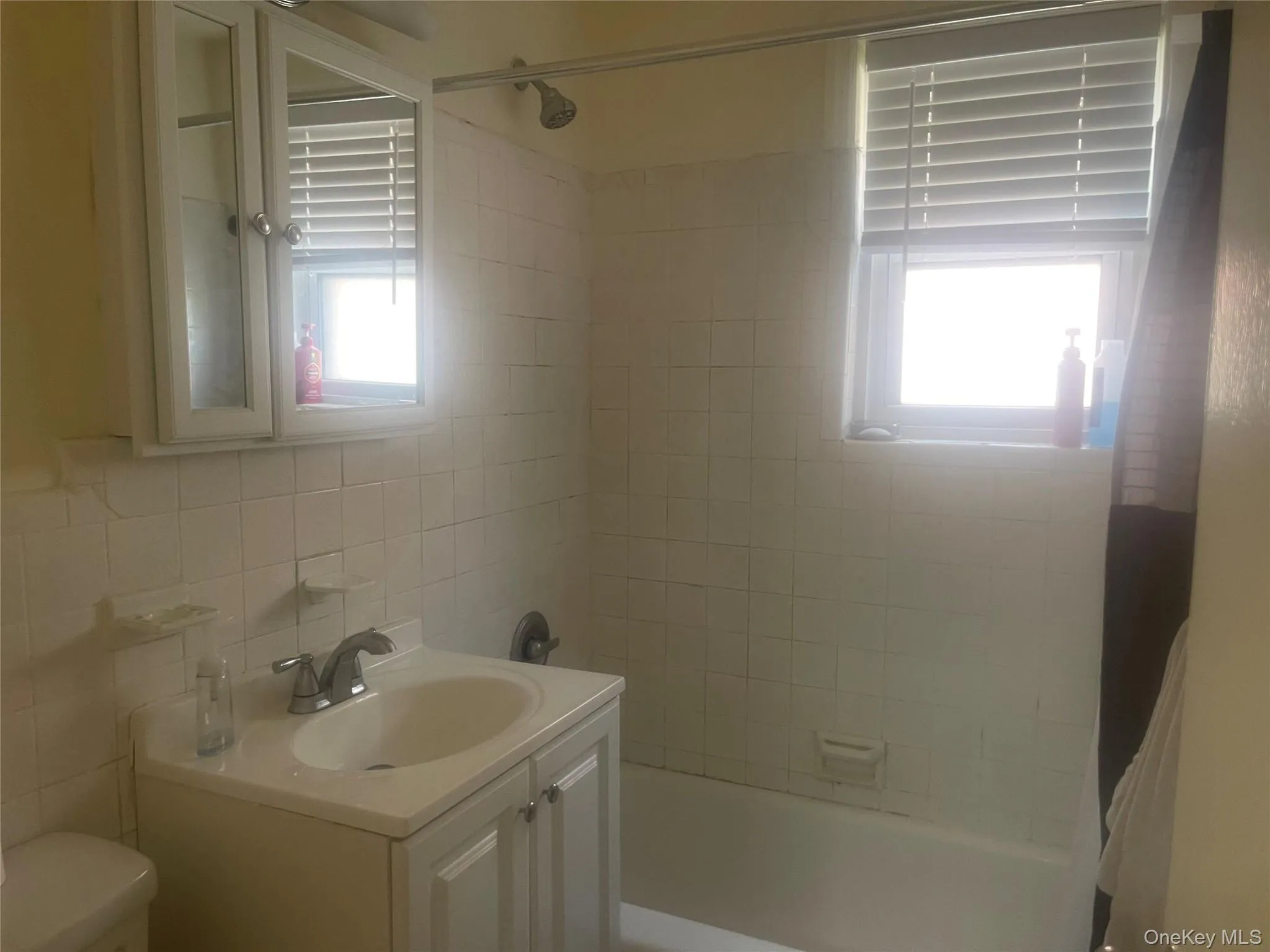 111 Centre Avenue, Hempstead, NY, 2 Bedrooms Bedrooms, 6 Rooms Rooms,1 BathroomBathrooms,Residential Lease,For Rent,Centre,0,992886 111 Centre Avenue, Hempstead, NY, 2 Bedrooms Bedrooms, 6 Rooms Rooms,1 BathroomBathrooms,Residential Lease,For Rent,Centre,0,992886