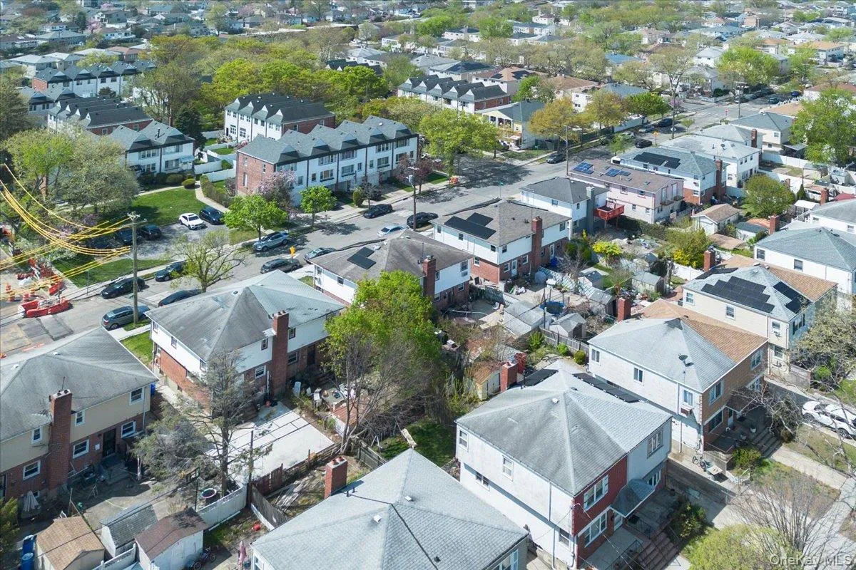 25733 149th Road, New York, NY, 3 Bedrooms Bedrooms, 6 Rooms Rooms,1 BathroomBathrooms,Residential,For Rent,149th,0,992891 25733 149th Road, New York, NY, 3 Bedrooms Bedrooms, 6 Rooms Rooms,1 BathroomBathrooms,Residential,For Rent,149th,0,992891