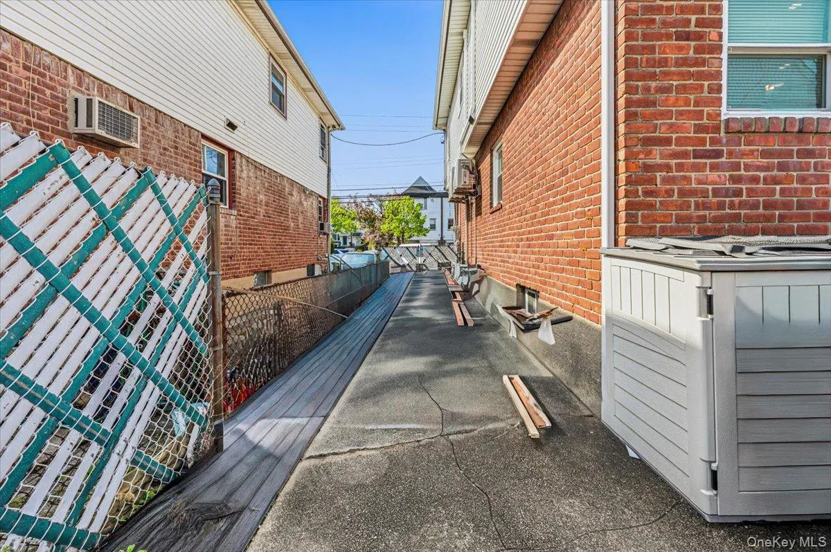25733 149th Road, New York, NY, 3 Bedrooms Bedrooms, 6 Rooms Rooms,1 BathroomBathrooms,Residential,For Rent,149th,0,992891 25733 149th Road, New York, NY, 3 Bedrooms Bedrooms, 6 Rooms Rooms,1 BathroomBathrooms,Residential,For Rent,149th,0,992891