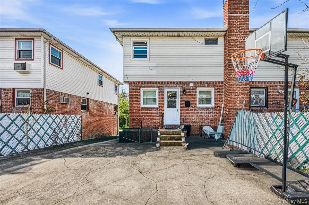 25733 149th Road, New York, NY, 3 Bedrooms Bedrooms, 6 Rooms Rooms,1 BathroomBathrooms,Residential,For Rent,149th,0,992891 25733 149th Road, New York, NY, 3 Bedrooms Bedrooms, 6 Rooms Rooms,1 BathroomBathrooms,Residential,For Rent,149th,0,992891