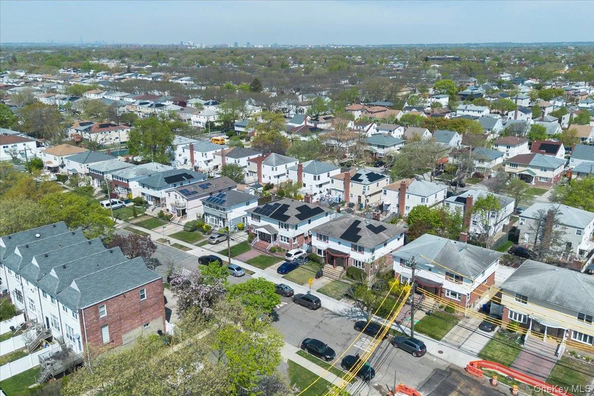 25733 149th Road, New York, NY, 3 Bedrooms Bedrooms, 6 Rooms Rooms,1 BathroomBathrooms,Residential,For Rent,149th,0,992891 25733 149th Road, New York, NY, 3 Bedrooms Bedrooms, 6 Rooms Rooms,1 BathroomBathrooms,Residential,For Rent,149th,0,992891