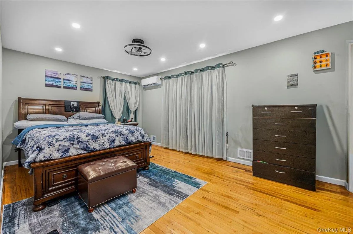 25733 149th Road, New York, NY, 3 Bedrooms Bedrooms, 6 Rooms Rooms,1 BathroomBathrooms,Residential,For Rent,149th,0,992891 25733 149th Road, New York, NY, 3 Bedrooms Bedrooms, 6 Rooms Rooms,1 BathroomBathrooms,Residential,For Rent,149th,0,992891