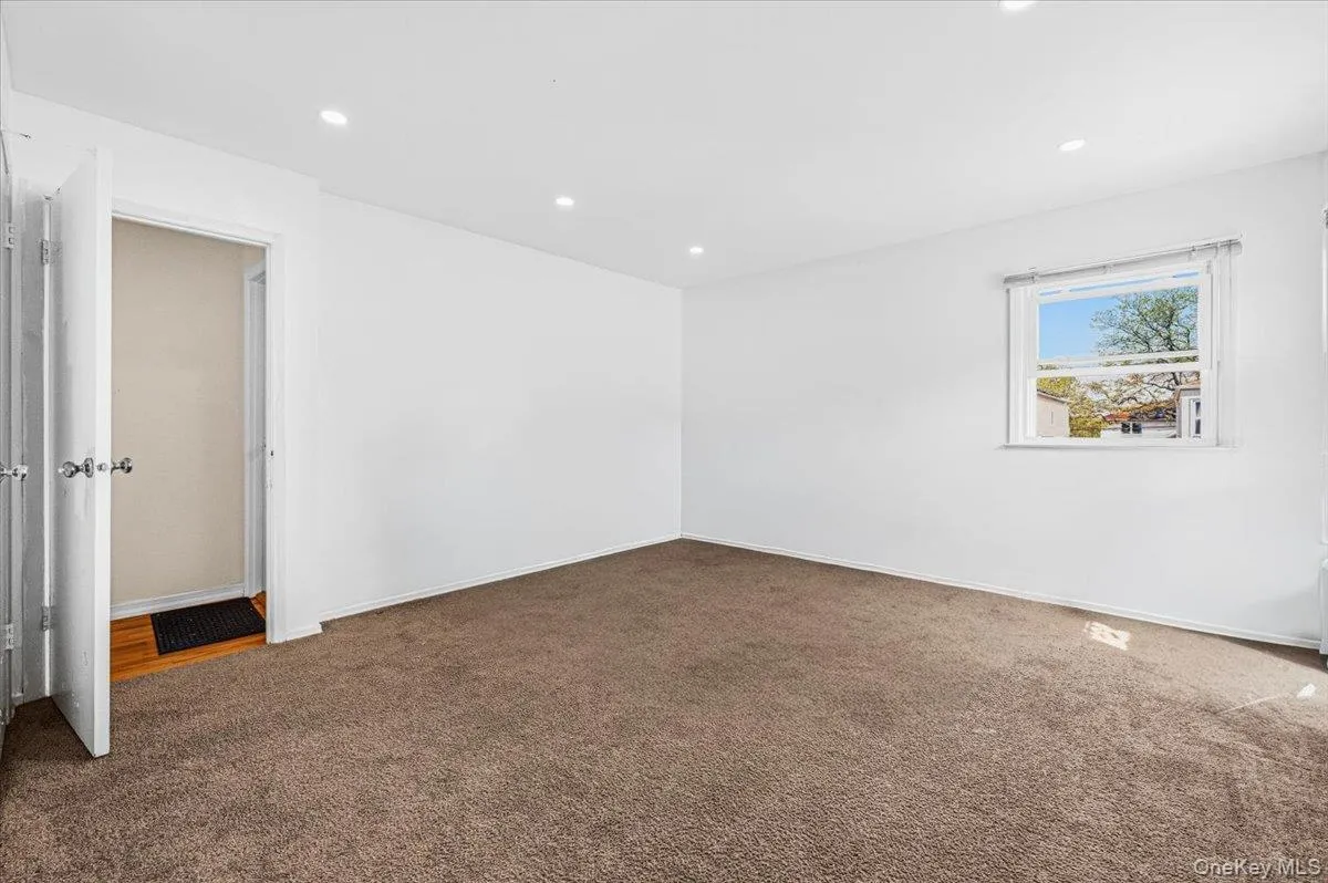 25733 149th Road, New York, NY, 3 Bedrooms Bedrooms, 6 Rooms Rooms,1 BathroomBathrooms,Residential,For Rent,149th,0,992891 25733 149th Road, New York, NY, 3 Bedrooms Bedrooms, 6 Rooms Rooms,1 BathroomBathrooms,Residential,For Rent,149th,0,992891