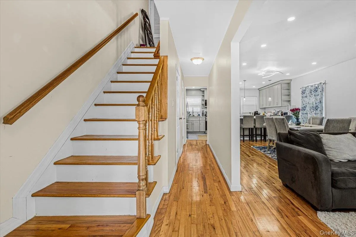 25733 149th Road, New York, NY, 3 Bedrooms Bedrooms, 6 Rooms Rooms,1 BathroomBathrooms,Residential,For Rent,149th,0,992891 25733 149th Road, New York, NY, 3 Bedrooms Bedrooms, 6 Rooms Rooms,1 BathroomBathrooms,Residential,For Rent,149th,0,992891