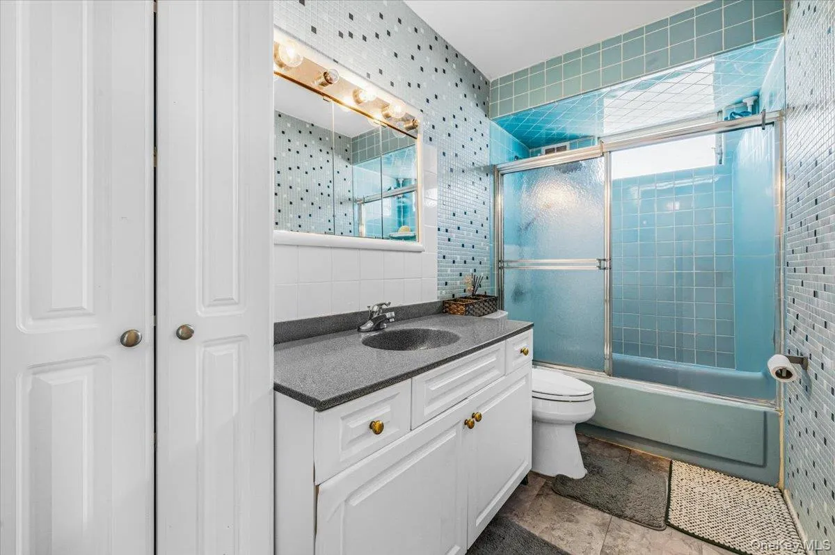 25733 149th Road, New York, NY, 3 Bedrooms Bedrooms, 6 Rooms Rooms,1 BathroomBathrooms,Residential,For Rent,149th,0,992891 25733 149th Road, New York, NY, 3 Bedrooms Bedrooms, 6 Rooms Rooms,1 BathroomBathrooms,Residential,For Rent,149th,0,992891