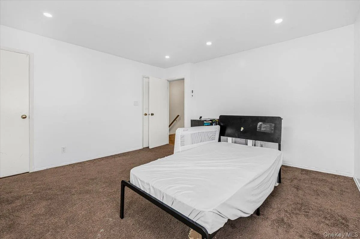 25733 149th Road, New York, NY, 3 Bedrooms Bedrooms, 6 Rooms Rooms,1 BathroomBathrooms,Residential,For Rent,149th,0,992891 25733 149th Road, New York, NY, 3 Bedrooms Bedrooms, 6 Rooms Rooms,1 BathroomBathrooms,Residential,For Rent,149th,0,992891
