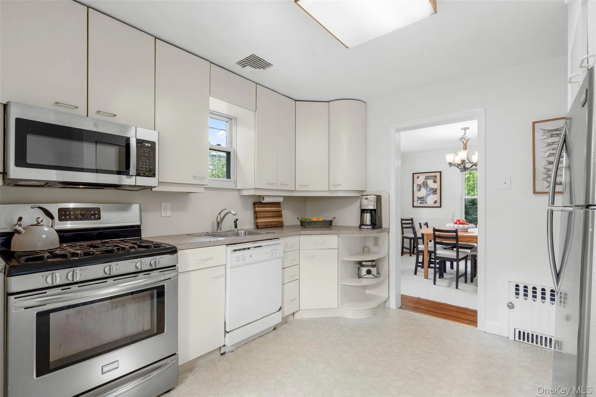174 Sparks Avenue, Pelham, NY, 3 Bedrooms Bedrooms, 8 Rooms Rooms,2 BathroomsBathrooms,Residential,For Rent,Sparks,0,KEY992907 174 Sparks Avenue, Pelham, NY, 3 Bedrooms Bedrooms, 8 Rooms Rooms,2 BathroomsBathrooms,Residential,For Rent,Sparks,0,KEY992907