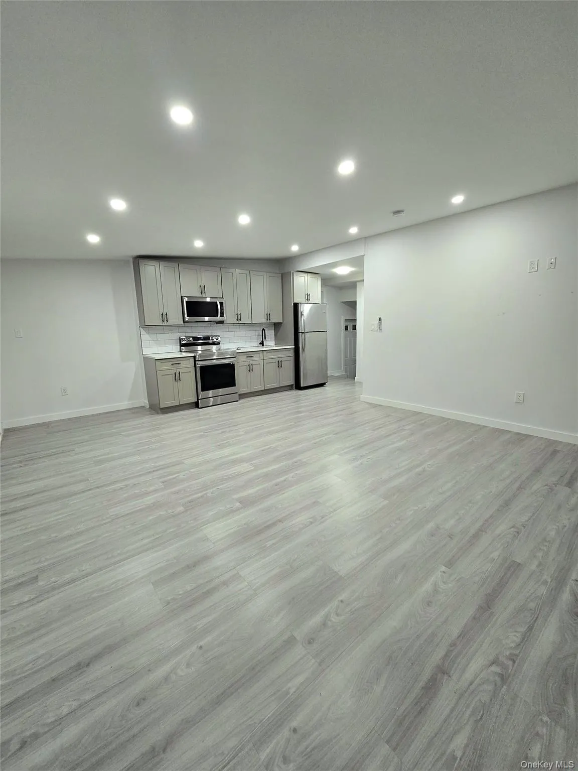 132 Roosevelt Avenue, Hempstead, NY, 3 Bedrooms Bedrooms, 6 Rooms Rooms,2 BathroomsBathrooms,Residential Lease,For Rent,Roosevelt,0,992925 132 Roosevelt Avenue, Hempstead, NY, 3 Bedrooms Bedrooms, 6 Rooms Rooms,2 BathroomsBathrooms,Residential Lease,For Rent,Roosevelt,0,992925