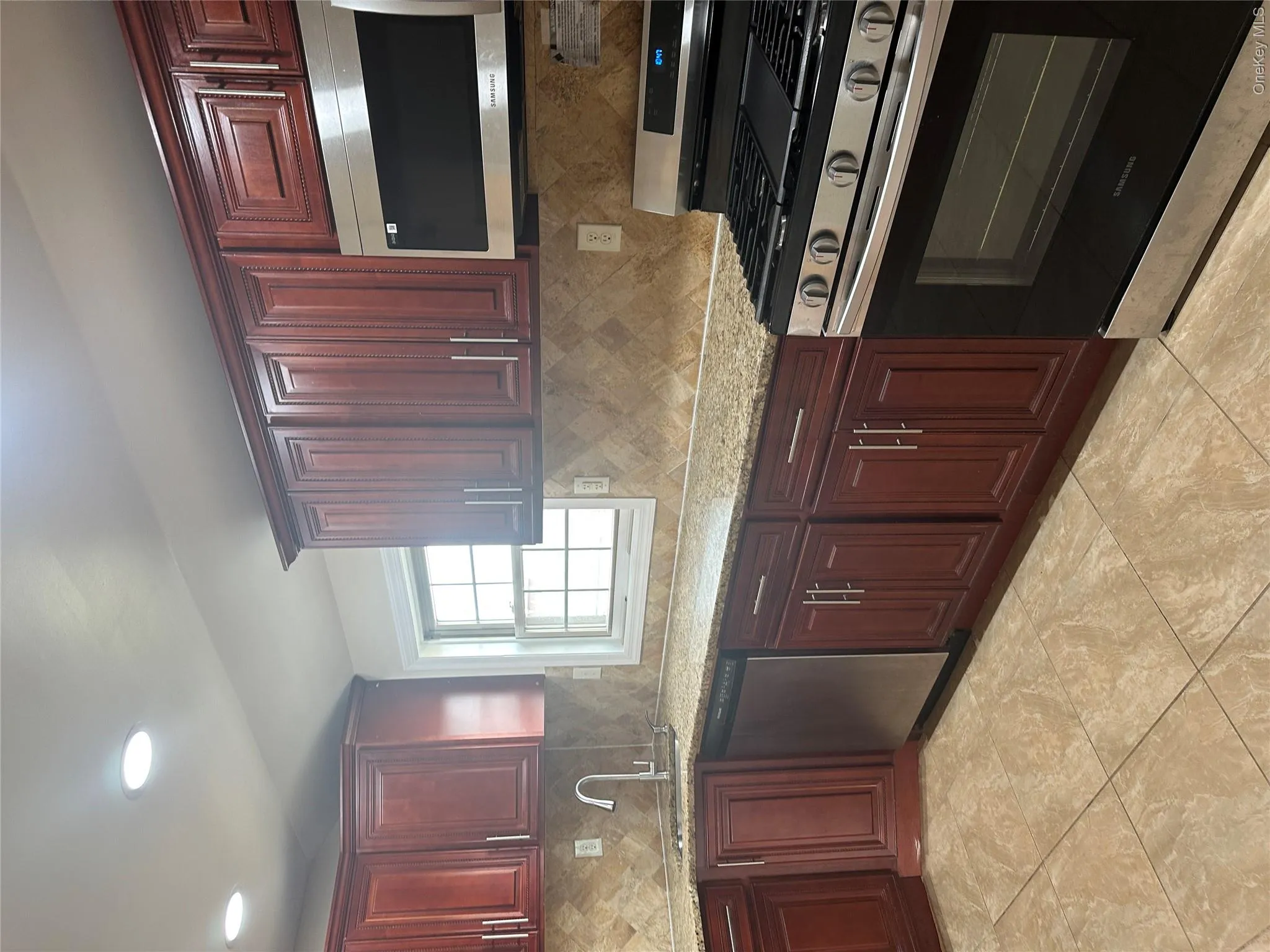 225-10 146th Avenue, New York, NY, 3 Bedrooms Bedrooms, 6 Rooms Rooms,2 BathroomsBathrooms,Residential Lease,For Rent,146th,0,992933 225-10 146th Avenue, New York, NY, 3 Bedrooms Bedrooms, 6 Rooms Rooms,2 BathroomsBathrooms,Residential Lease,For Rent,146th,0,992933