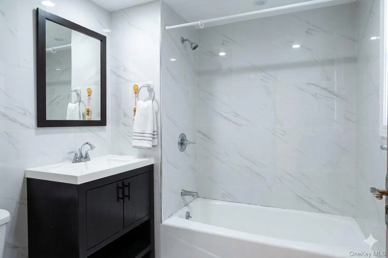 132-15 41st Avenue, New York, NY, 1 Bedroom Bedrooms, 4 Rooms Rooms,1 BathroomBathrooms,Residential,For Rent,41st,0,992956 132-15 41st Avenue, New York, NY, 1 Bedroom Bedrooms, 4 Rooms Rooms,1 BathroomBathrooms,Residential,For Rent,41st,0,992956