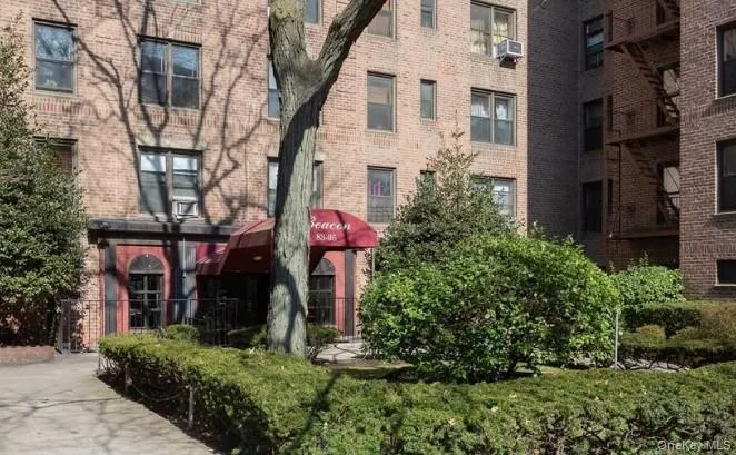 8305 98th Street, New York, NY, 2 Bedrooms Bedrooms, 3 Rooms Rooms,1 BathroomBathrooms,Residential,For Rent,98th,0,992961 8305 98th Street, New York, NY, 2 Bedrooms Bedrooms, 3 Rooms Rooms,1 BathroomBathrooms,Residential,For Rent,98th,0,992961