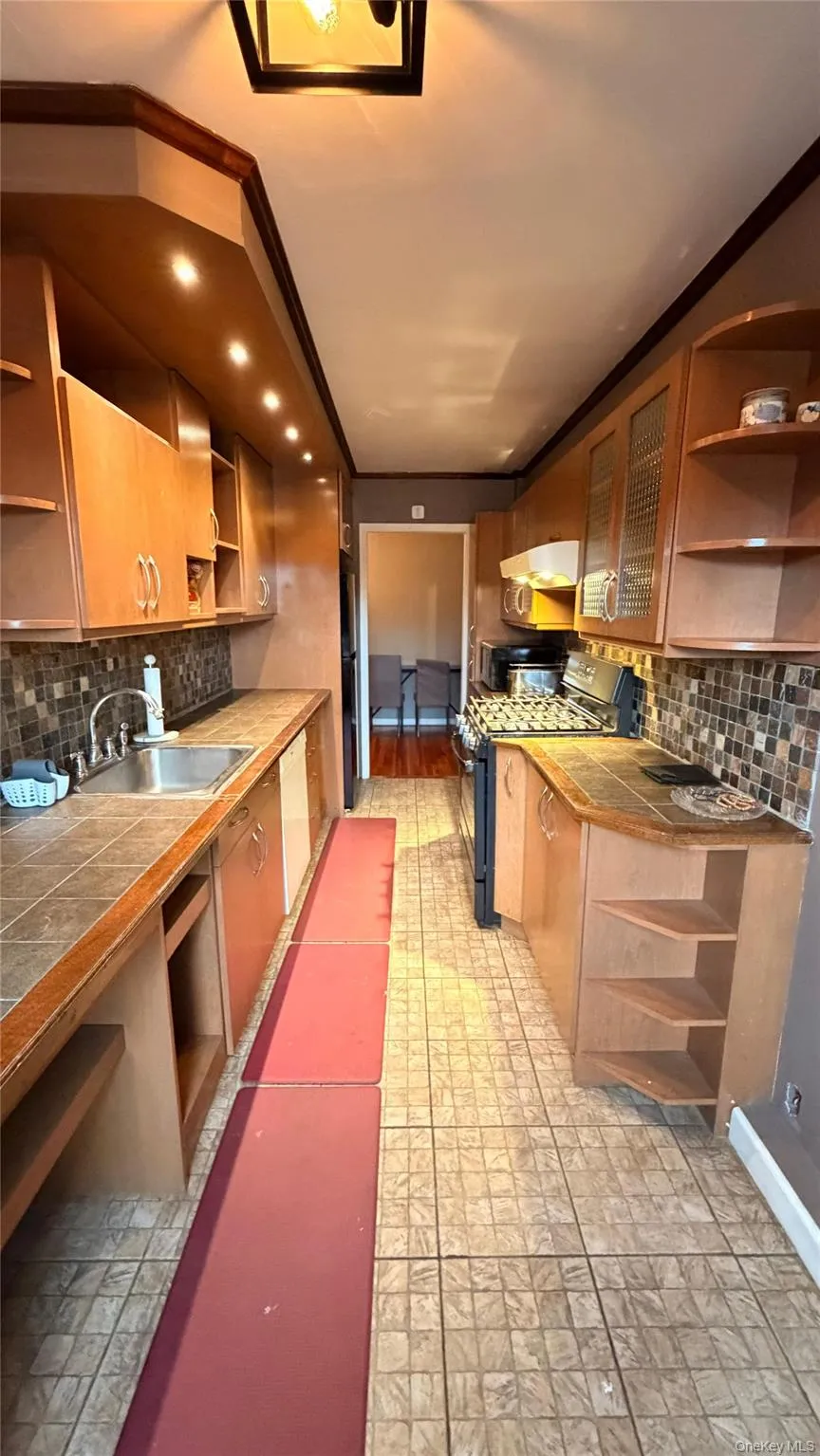 8305 98th Street, New York, NY, 2 Bedrooms Bedrooms, 3 Rooms Rooms,1 BathroomBathrooms,Residential,For Rent,98th,0,992961 8305 98th Street, New York, NY, 2 Bedrooms Bedrooms, 3 Rooms Rooms,1 BathroomBathrooms,Residential,For Rent,98th,0,992961