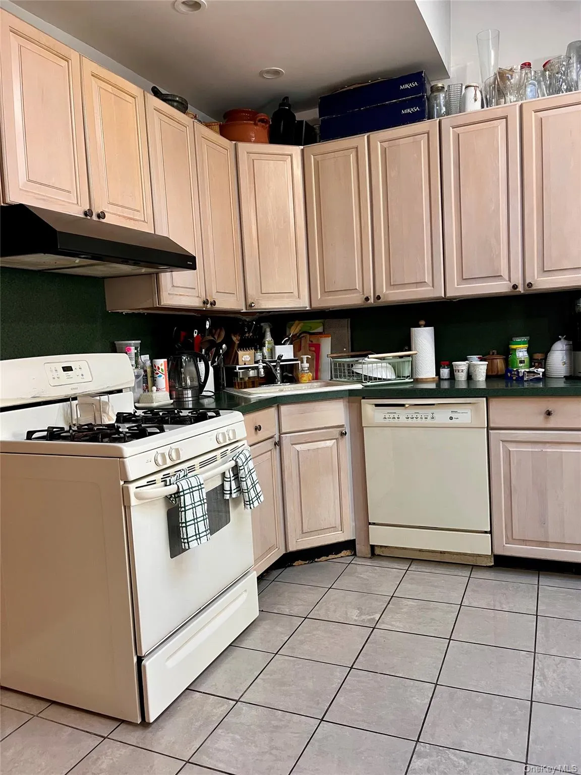 80-23 159th Street, New York, NY, 3 Bedrooms Bedrooms, 7 Rooms Rooms,1 BathroomBathrooms,Residential Lease,For Rent,159th,0,992966 80-23 159th Street, New York, NY, 3 Bedrooms Bedrooms, 7 Rooms Rooms,1 BathroomBathrooms,Residential Lease,For Rent,159th,0,992966