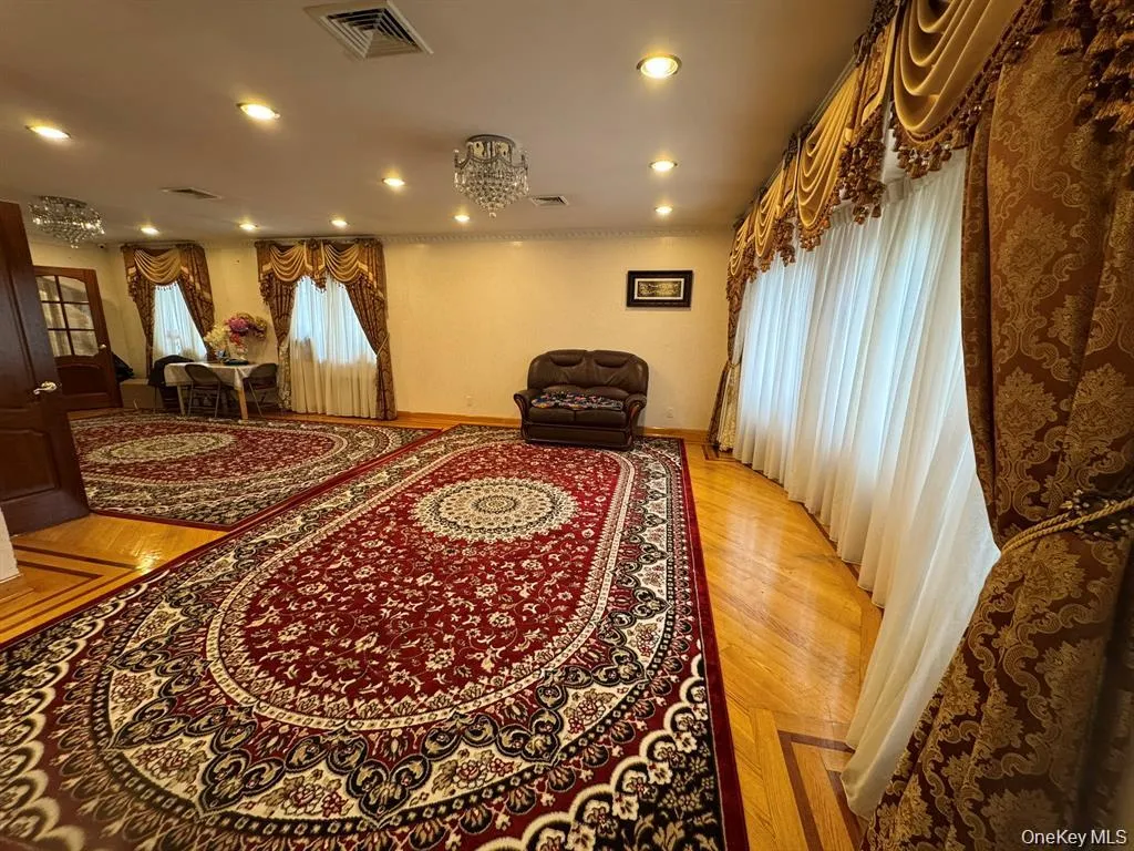 10904 Myrtle Avenue, New York, NY, 2 Bedrooms Bedrooms, 6 Rooms Rooms,1 BathroomBathrooms,Residential Lease,For Rent,Myrtle,0,992970 10904 Myrtle Avenue, New York, NY, 2 Bedrooms Bedrooms, 6 Rooms Rooms,1 BathroomBathrooms,Residential Lease,For Rent,Myrtle,0,992970