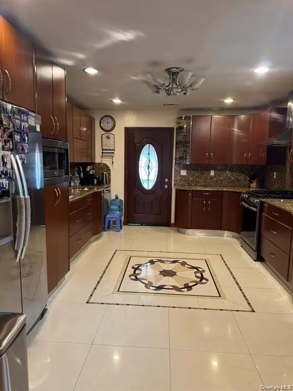 10904 Myrtle Avenue, New York, NY, 2 Bedrooms Bedrooms, 6 Rooms Rooms,1 BathroomBathrooms,Residential Lease,For Rent,Myrtle,0,992970 10904 Myrtle Avenue, New York, NY, 2 Bedrooms Bedrooms, 6 Rooms Rooms,1 BathroomBathrooms,Residential Lease,For Rent,Myrtle,0,992970