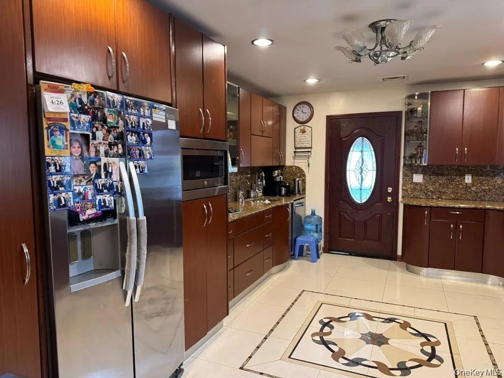 10904 Myrtle Avenue, New York, NY, 2 Bedrooms Bedrooms, 6 Rooms Rooms,1 BathroomBathrooms,Residential Lease,For Rent,Myrtle,0,992970 10904 Myrtle Avenue, New York, NY, 2 Bedrooms Bedrooms, 6 Rooms Rooms,1 BathroomBathrooms,Residential Lease,For Rent,Myrtle,0,992970
